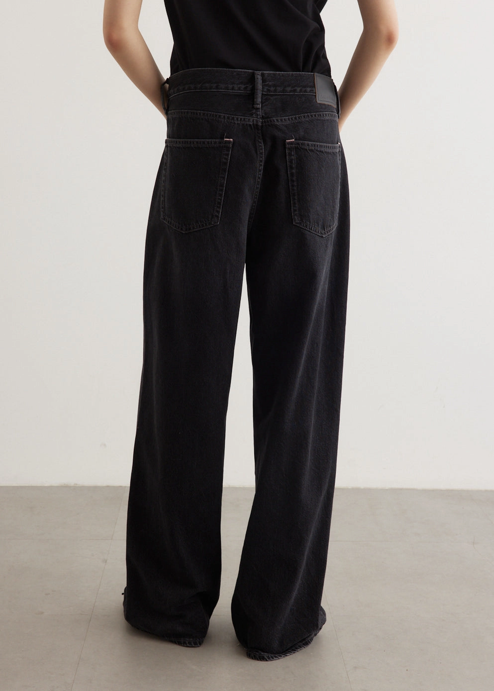 Always Stylish Garment Dyed Texture 1981F Loose Jeans