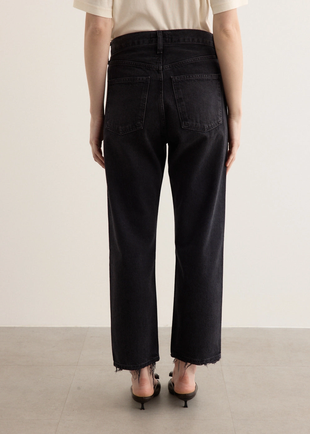 Casual Comfort 90's Crop Mid Rise Loose Straight Jeans