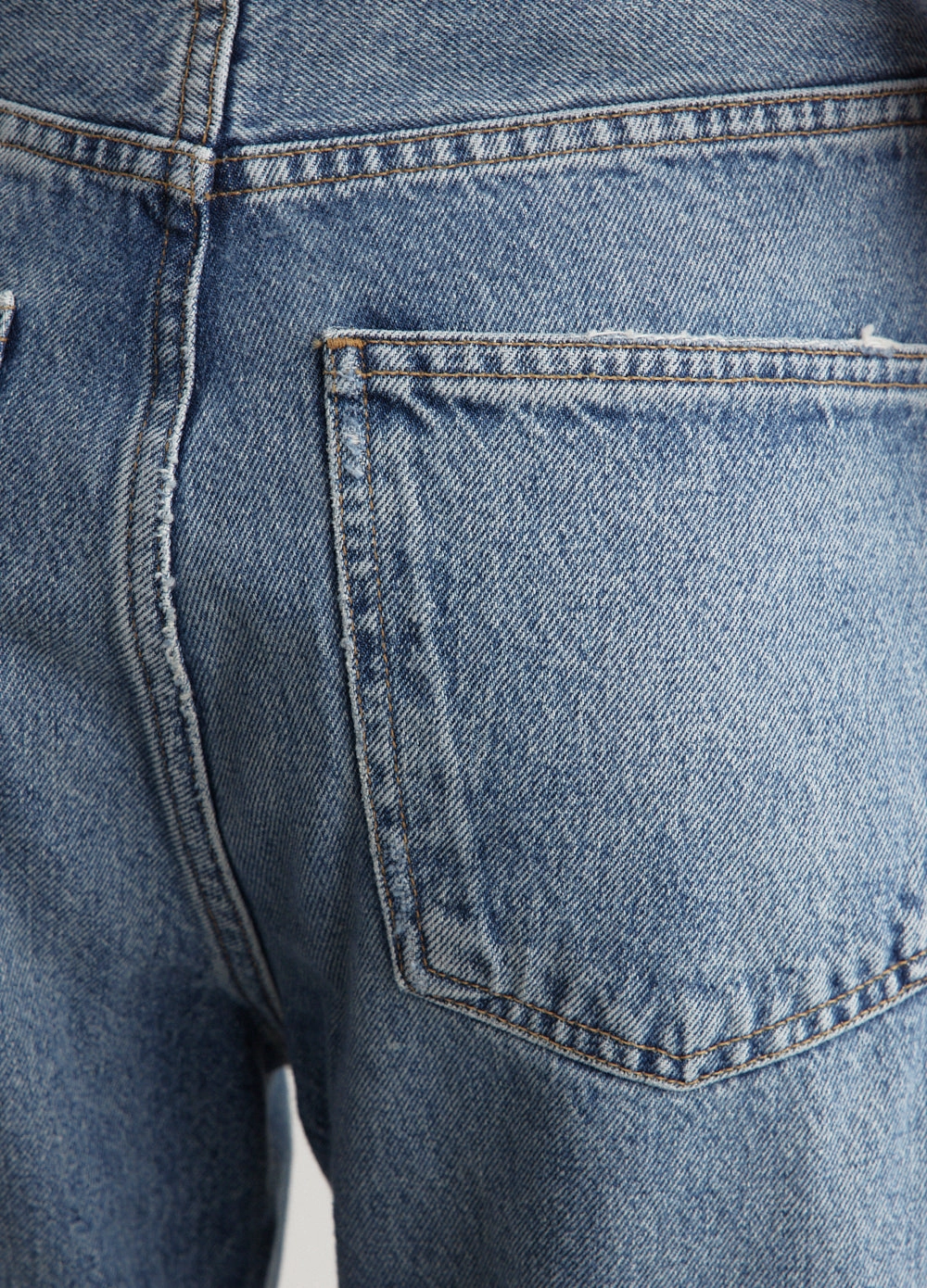 Essential Style 90's Mid Rise Straight Jeans