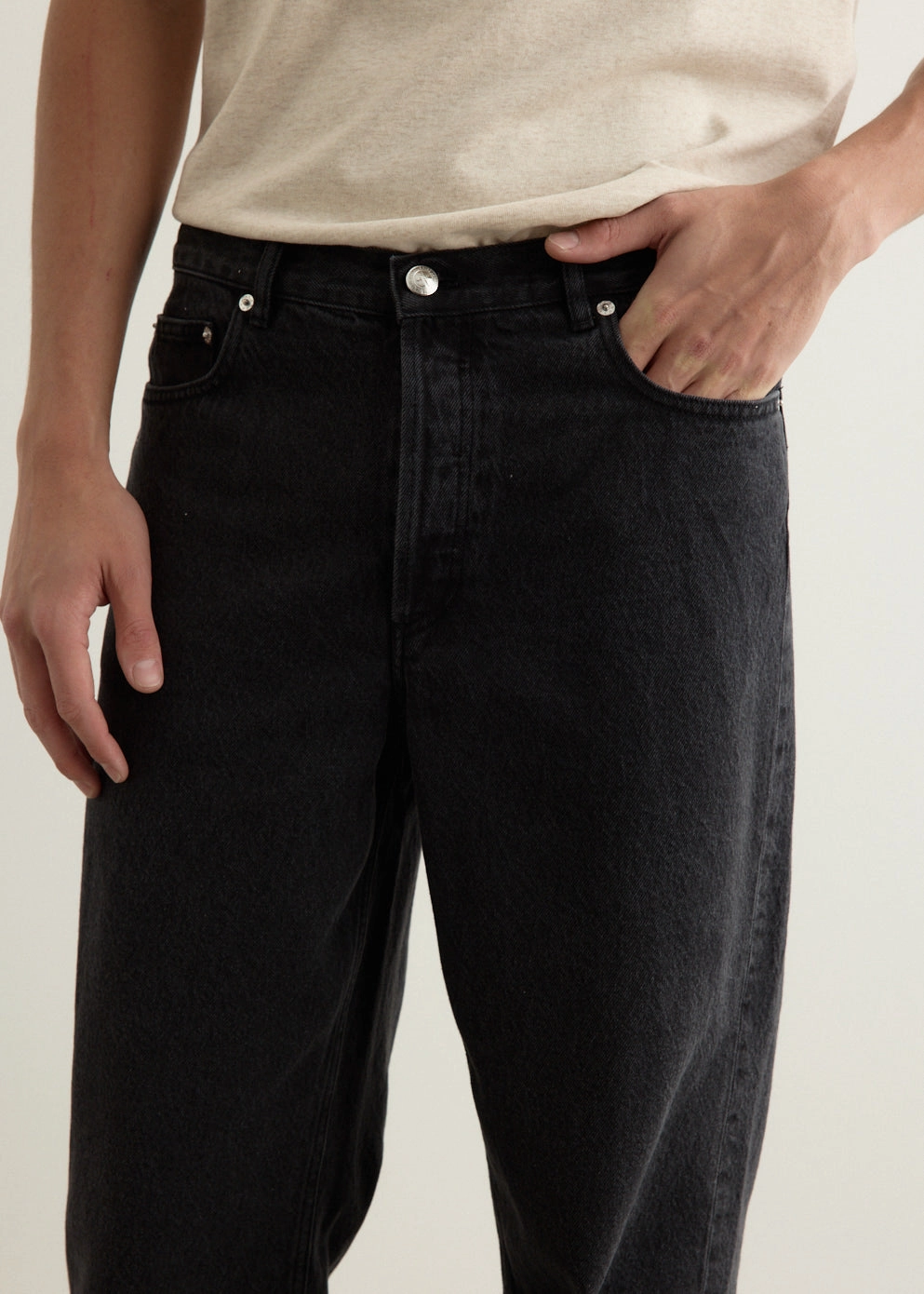 Casual Edge No Fade Look Aaron Jeans