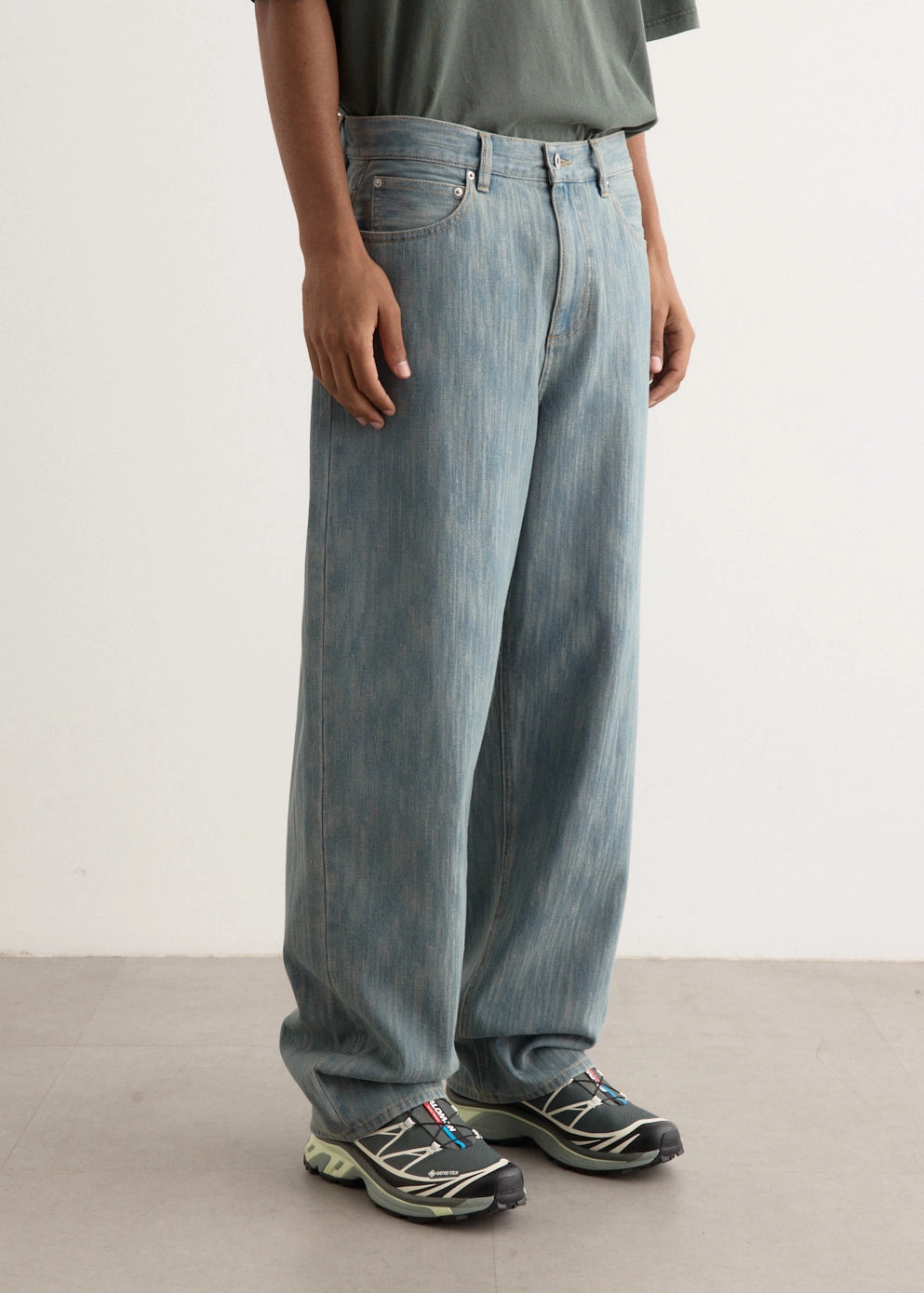 Elegant Urban Explorer Athlete Fit Dragline Textured Jeans