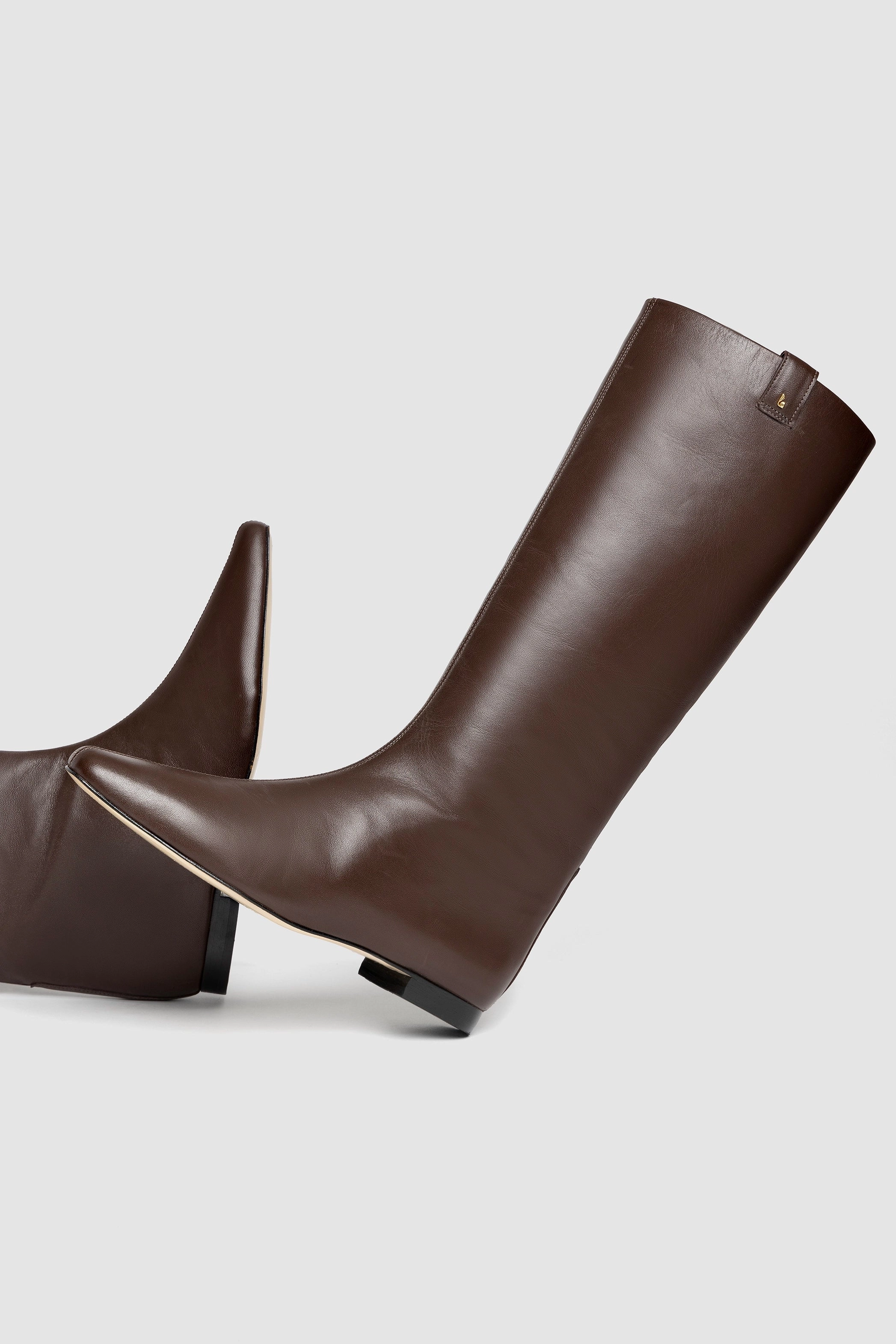 Alexis Flat Boot In Brown Leather Feather Light Daily Walks