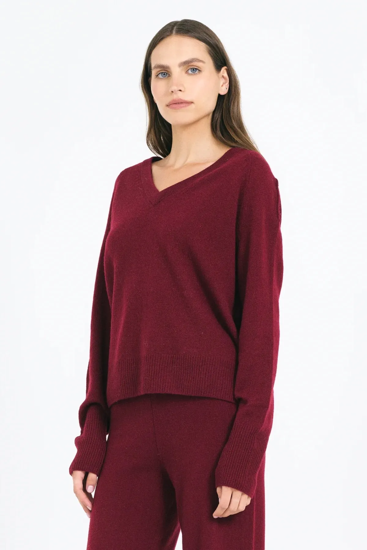 Sloane Cashmere V-Neck Classic Comfort Breathable Design