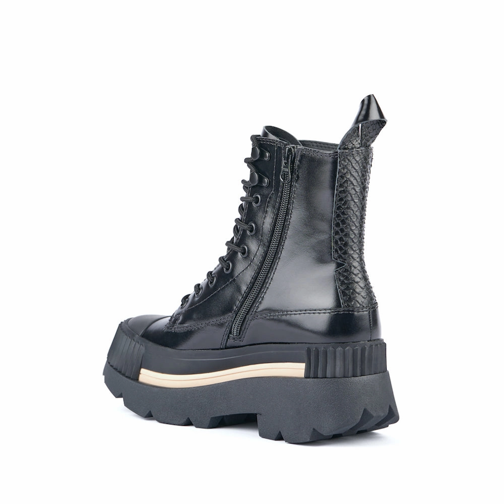 ESKER MARS BLACK Rugged Built Hiking Trails