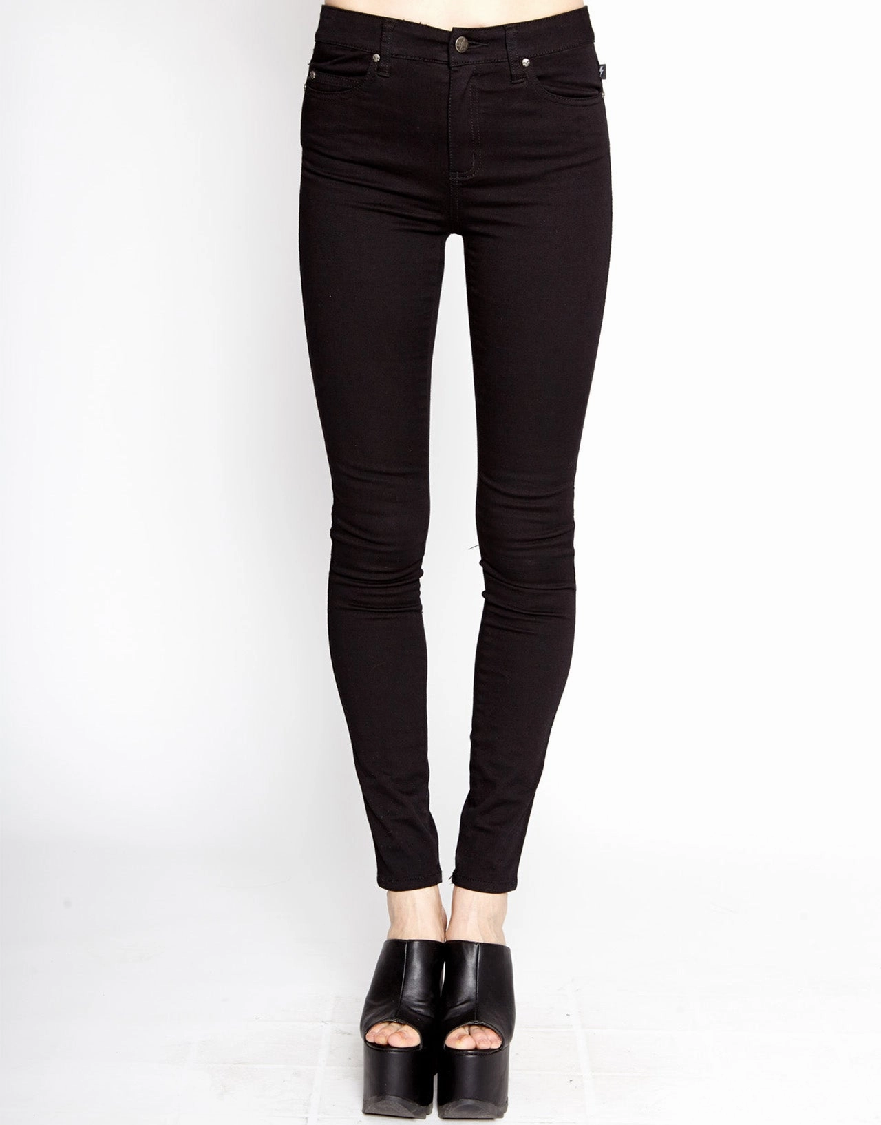 High Waisted T Back Jeans City Walk Bold Look