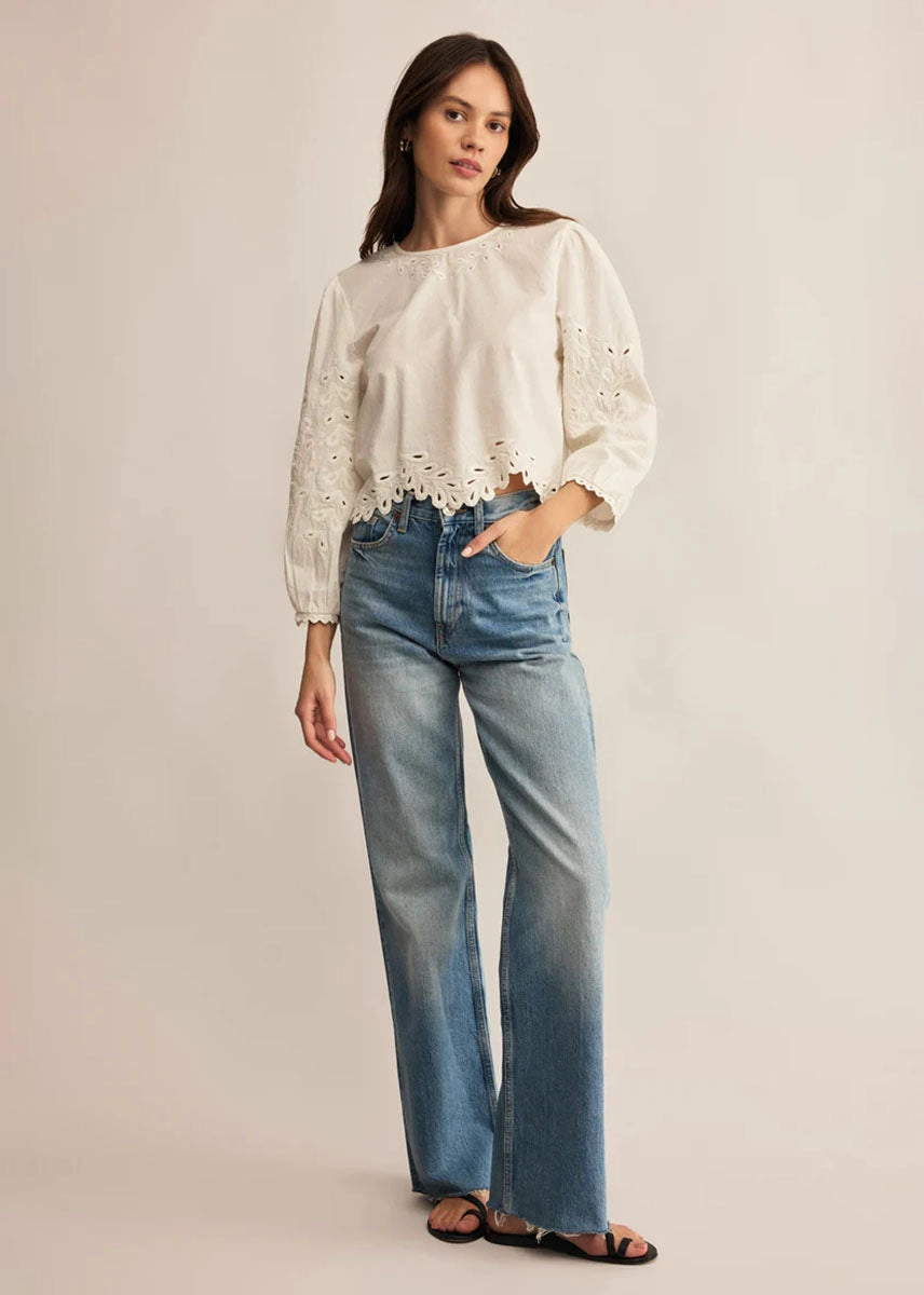 Ambroise Top - White NonRestrictive Armholes Thermal Insulation Tech