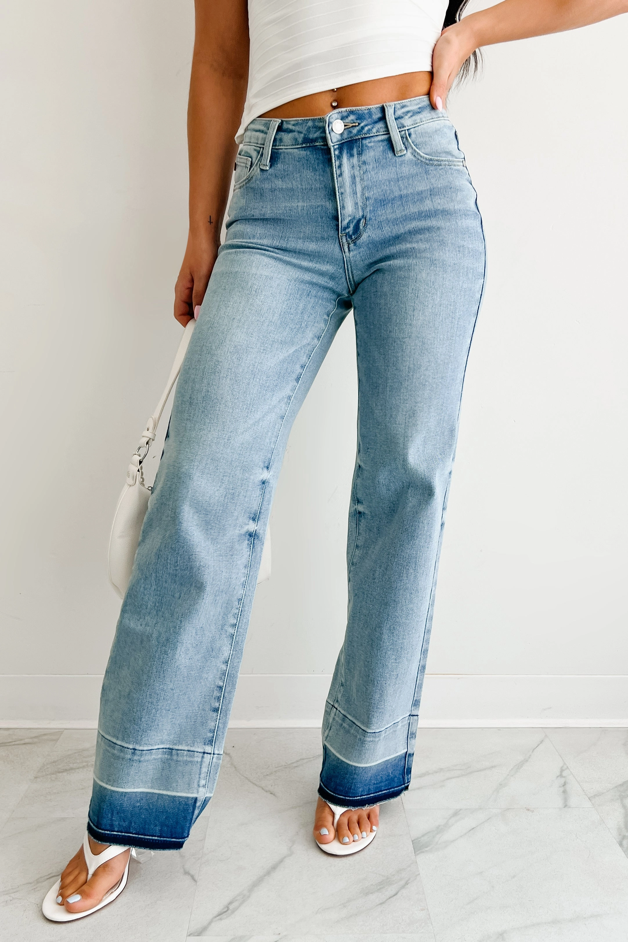 Andrew Wide Leg Mid Rise Judy Blue Jeans (Light) Elegant Bold Look