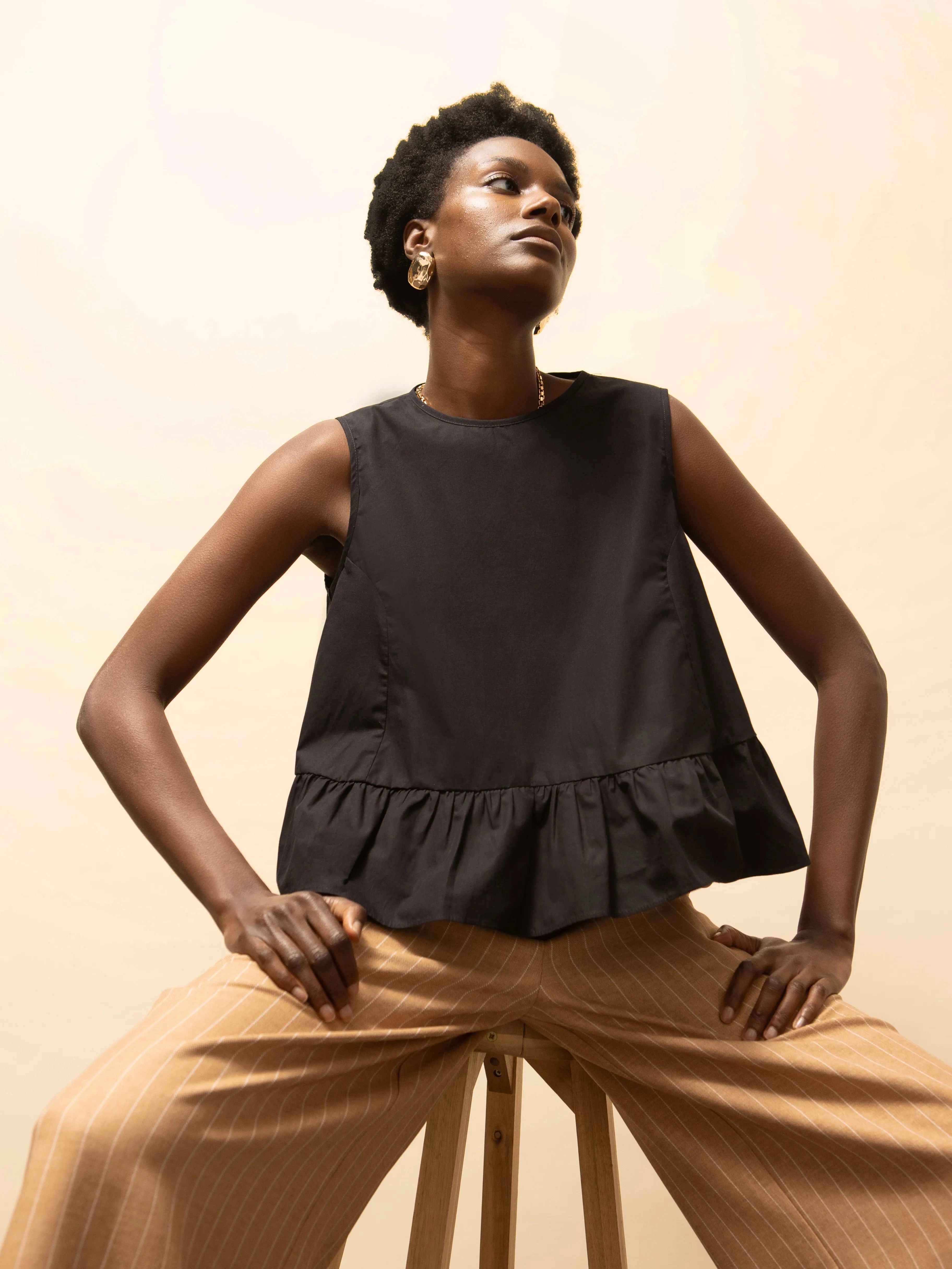 Hypoallergenic Fiber Temperature control Black Frill Hem Cotton Top