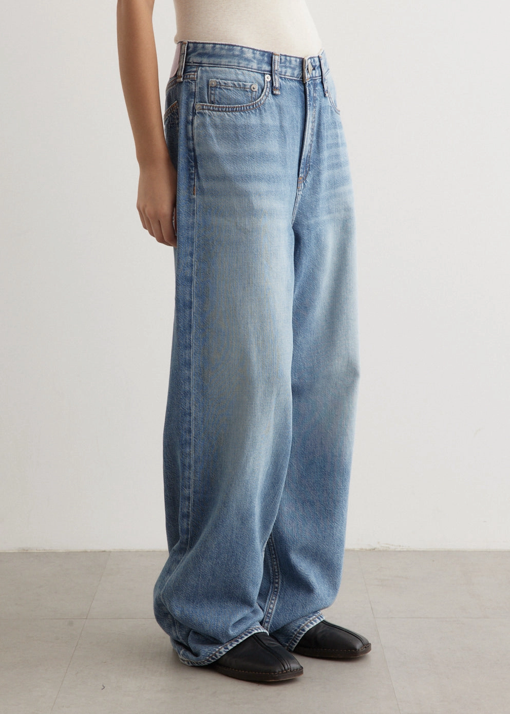 Relaxed Taper Featherweight Logan Jeans