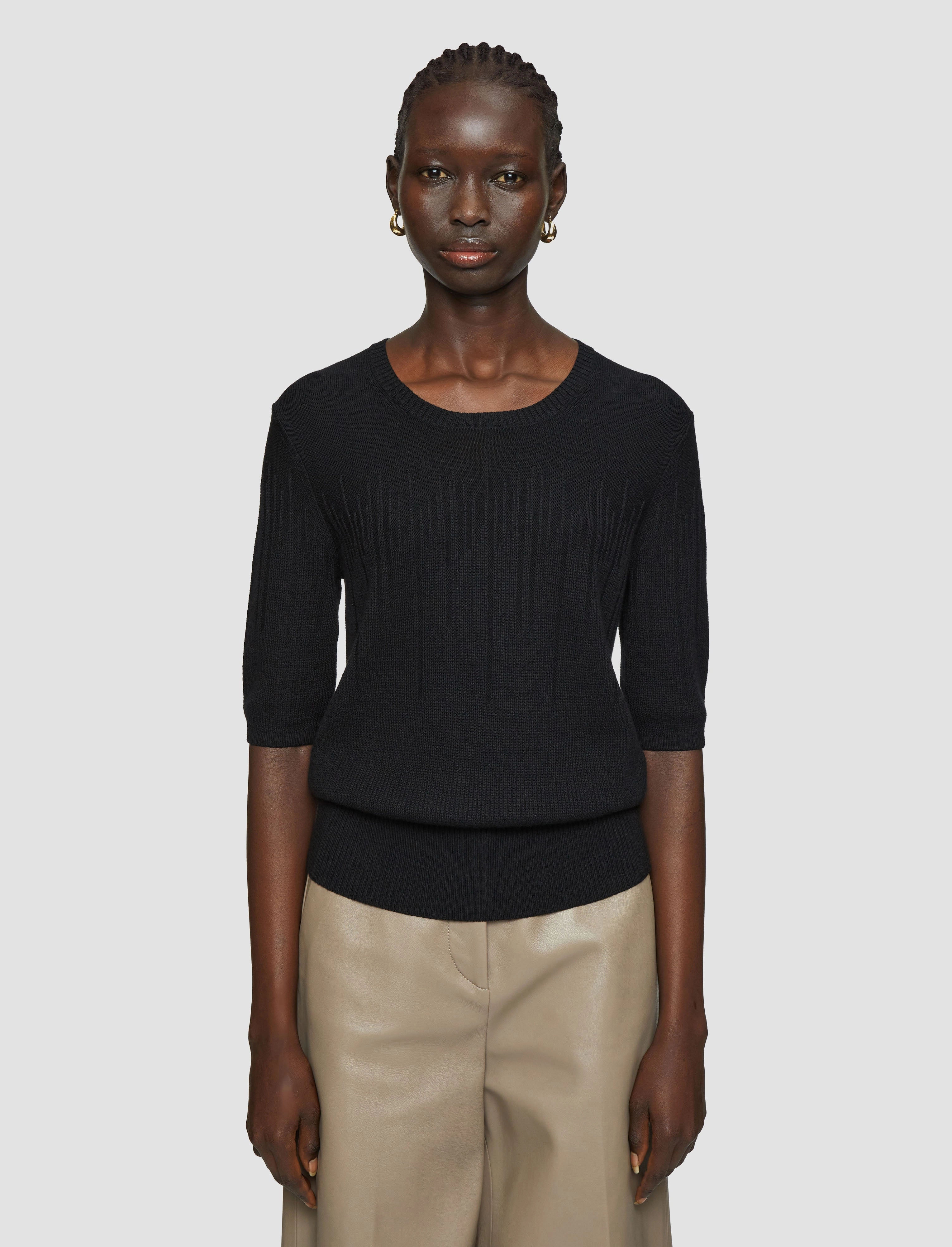 Compact Style Gradient Stitch Round Neck Top