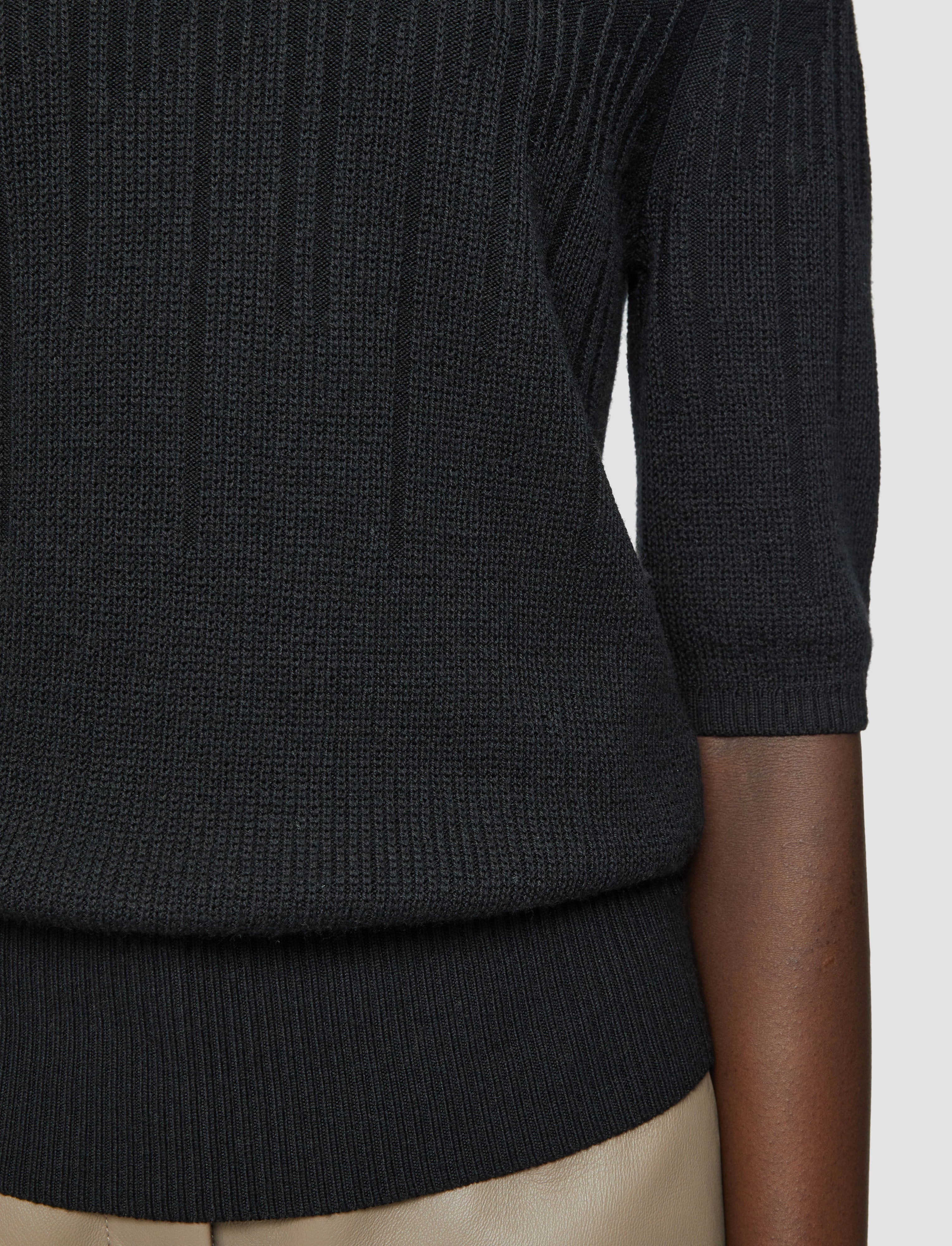 Gradient Stitch Round Neck Top DoubleLayered Hem Technology