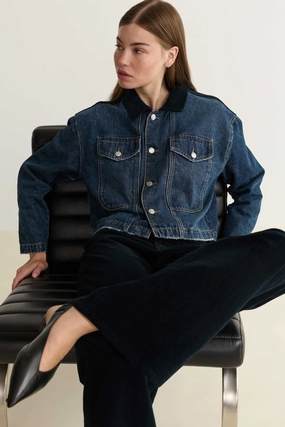 AVL CROPPED JACKET Discover Minimalist Style