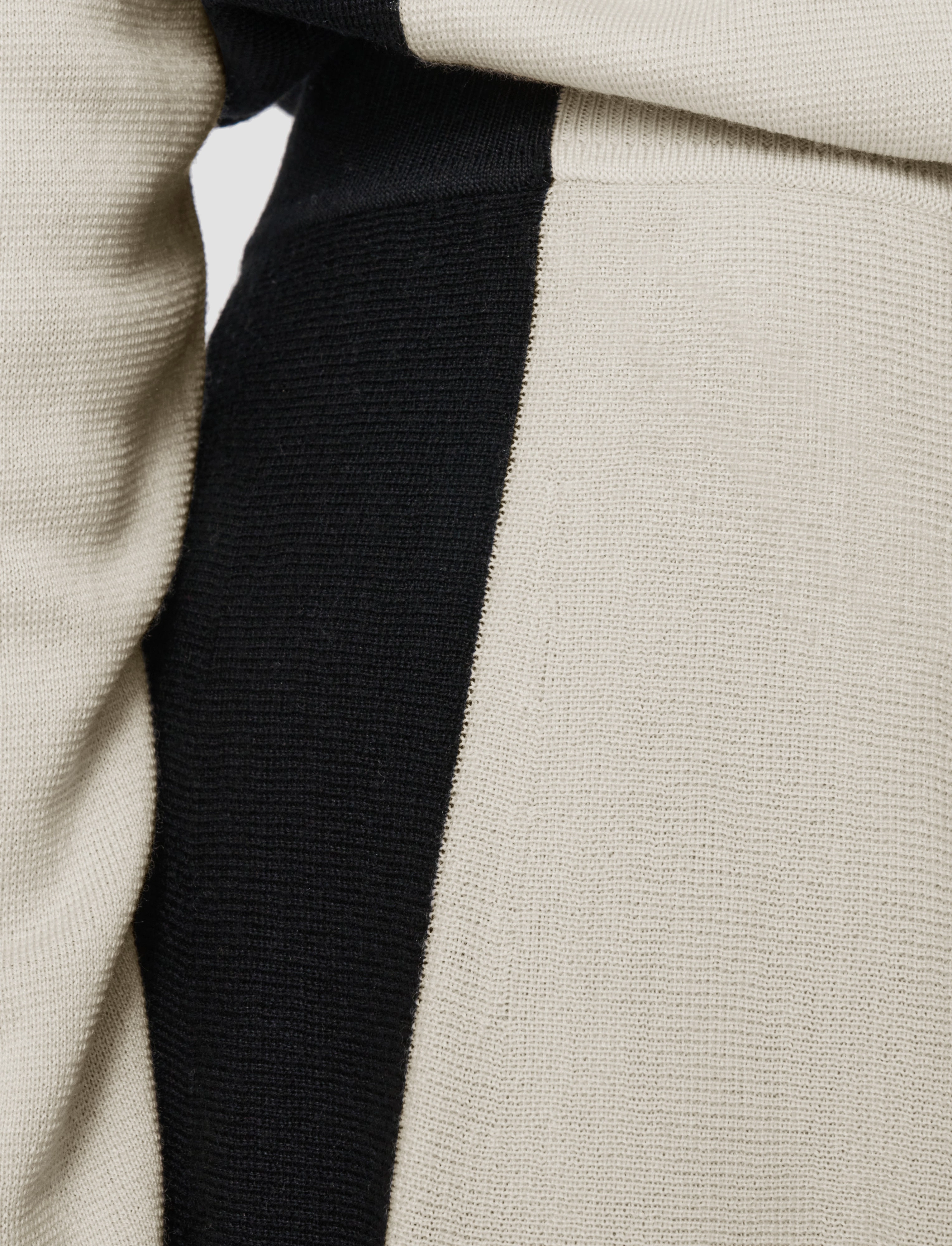 Bi-Colour Knit Skirt Crew Neckline