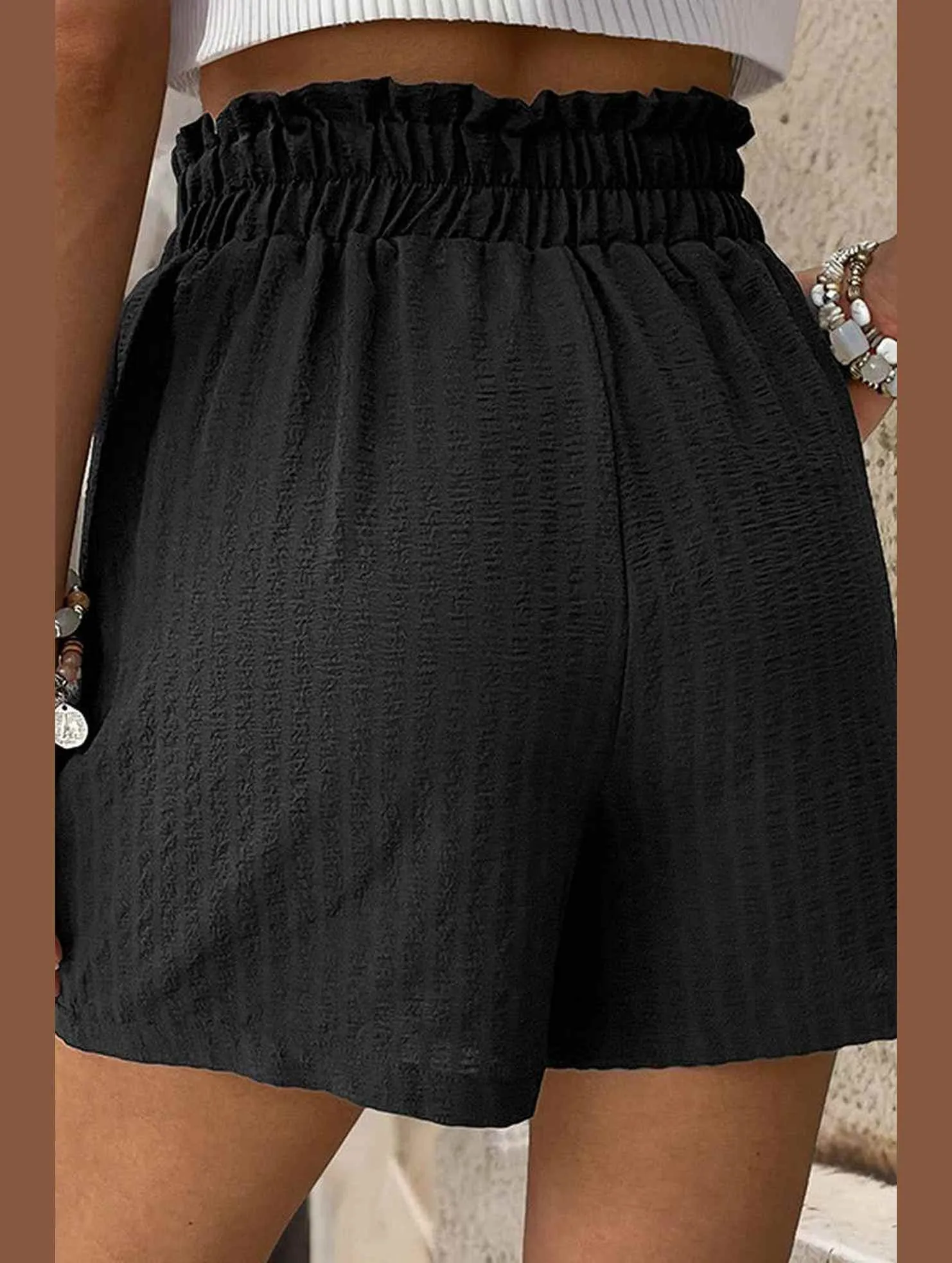 BLACK CRINKLE HIGH WAISTED STRAIGHT LEG SHORTS_CWBSP0186 Snug Waist