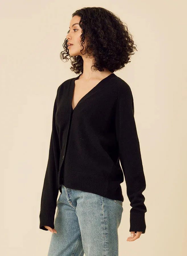 Breathable Textured Fabric Adaptive Fit Silhouette Sloane Cashmere Cardigan