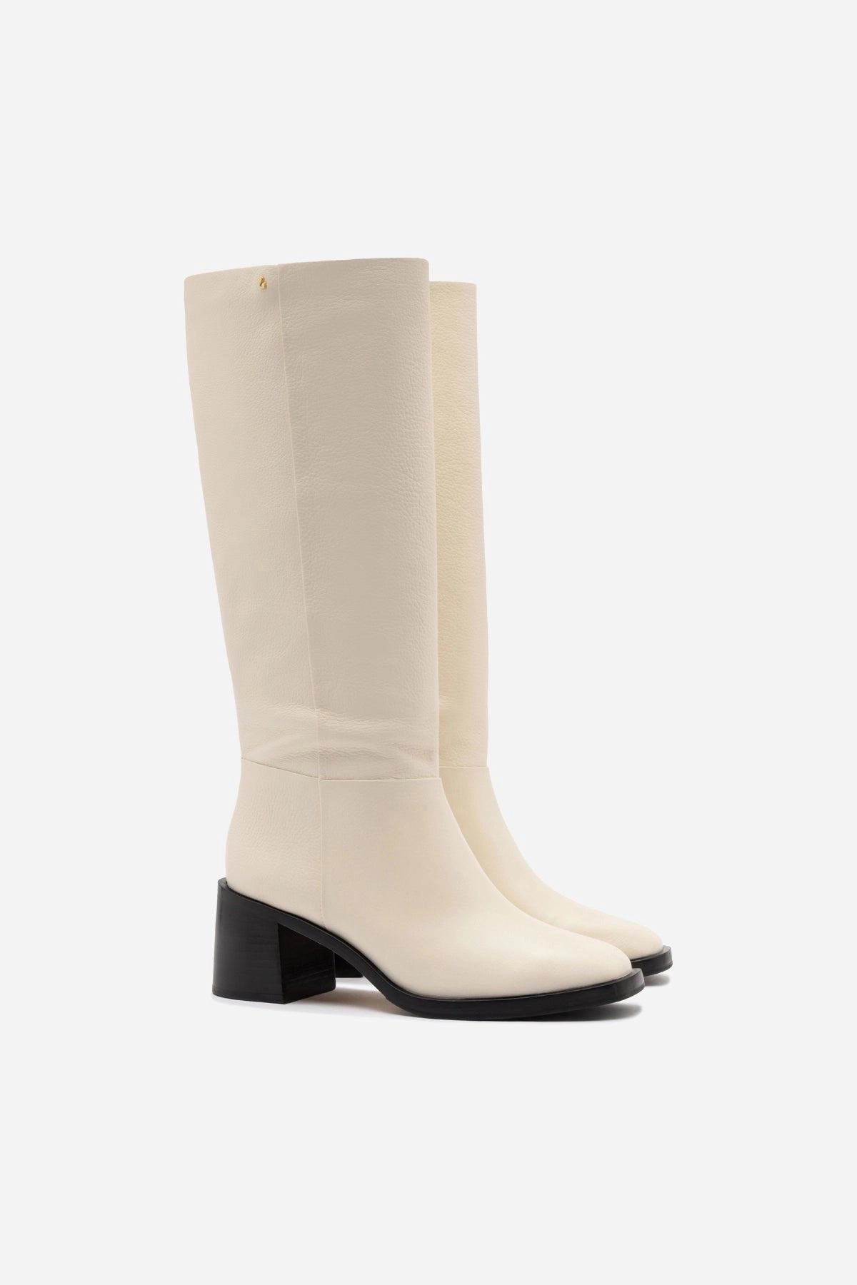 Ricky Boot In Ivory Leather Mud Resistant Outdoor Trek