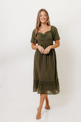 Garden-Party Eye Appeal Bronte Midi Dress in Calla Green