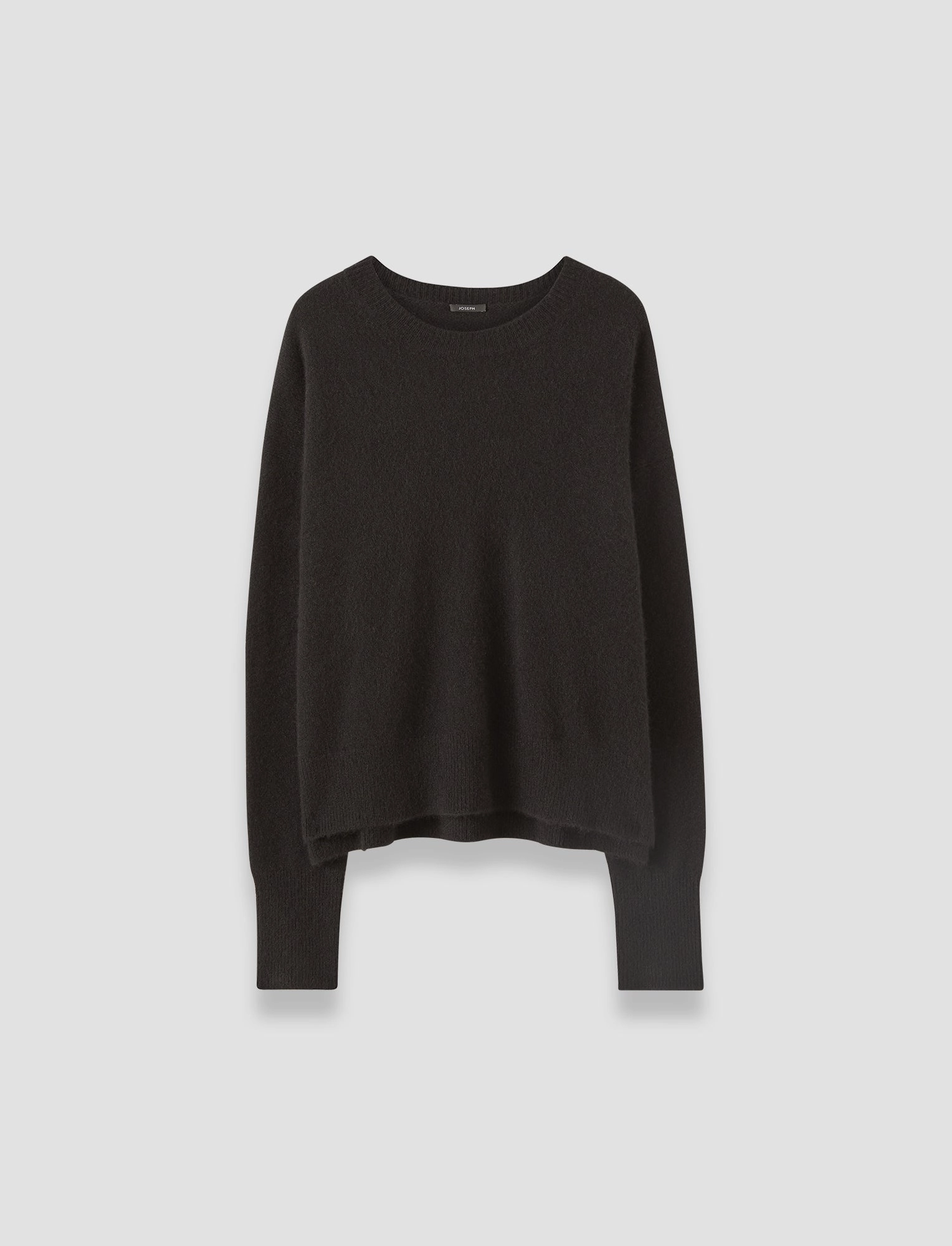 Sleek Surface Brushed Cashmere Round Neck Jumper