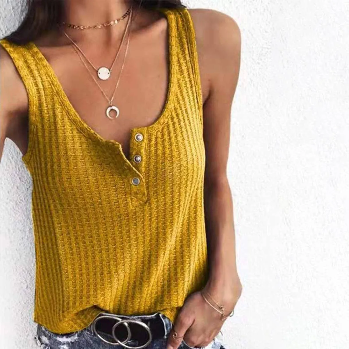 BUTTON-DOWN U-NECK SLEEVELESS VEST BLOUSE_CWOV0247 Minimalist purity