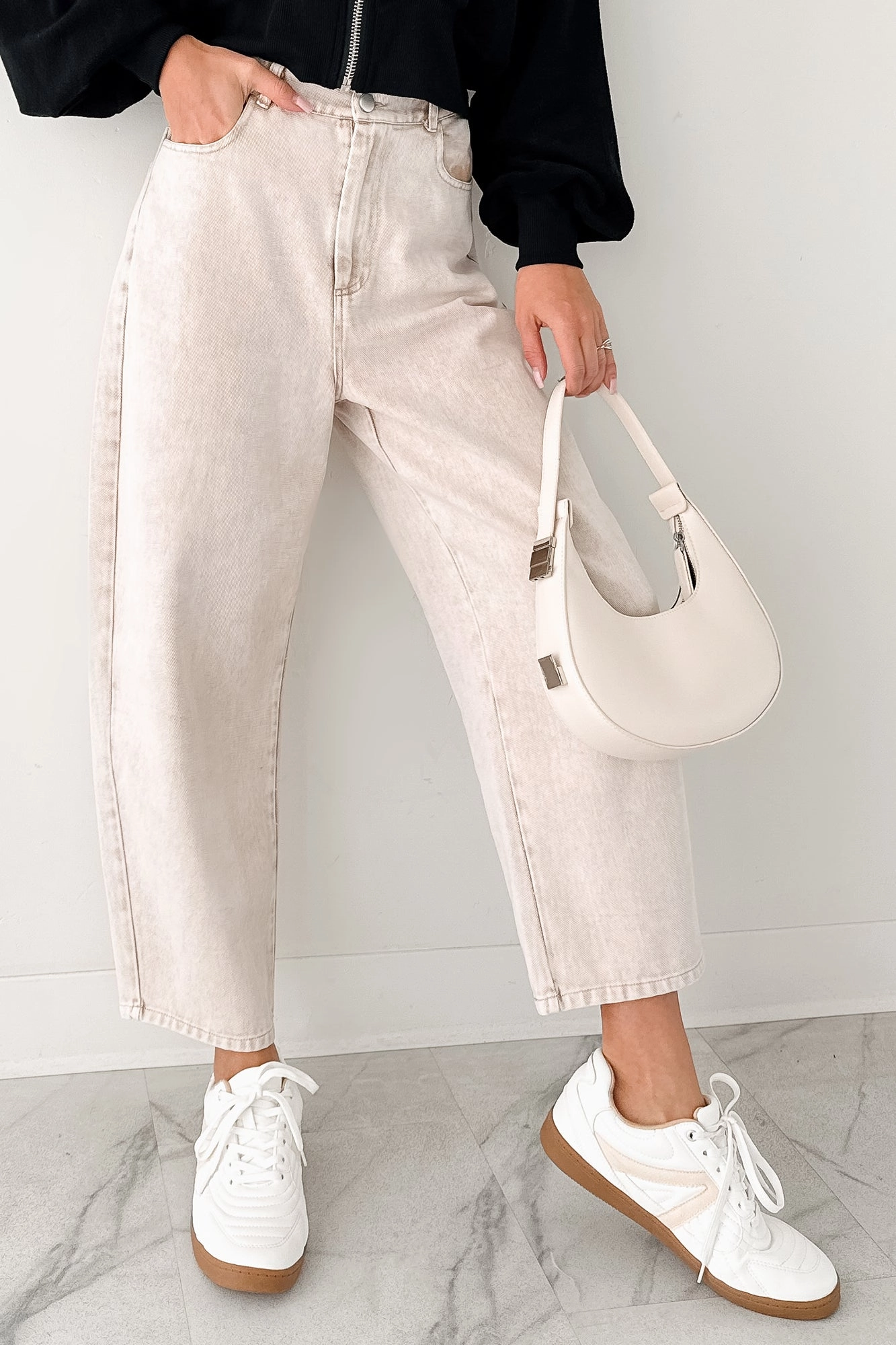 Light material Stain Release Finish Calloway High Rise Barrel Jeans (Washed Ecru)