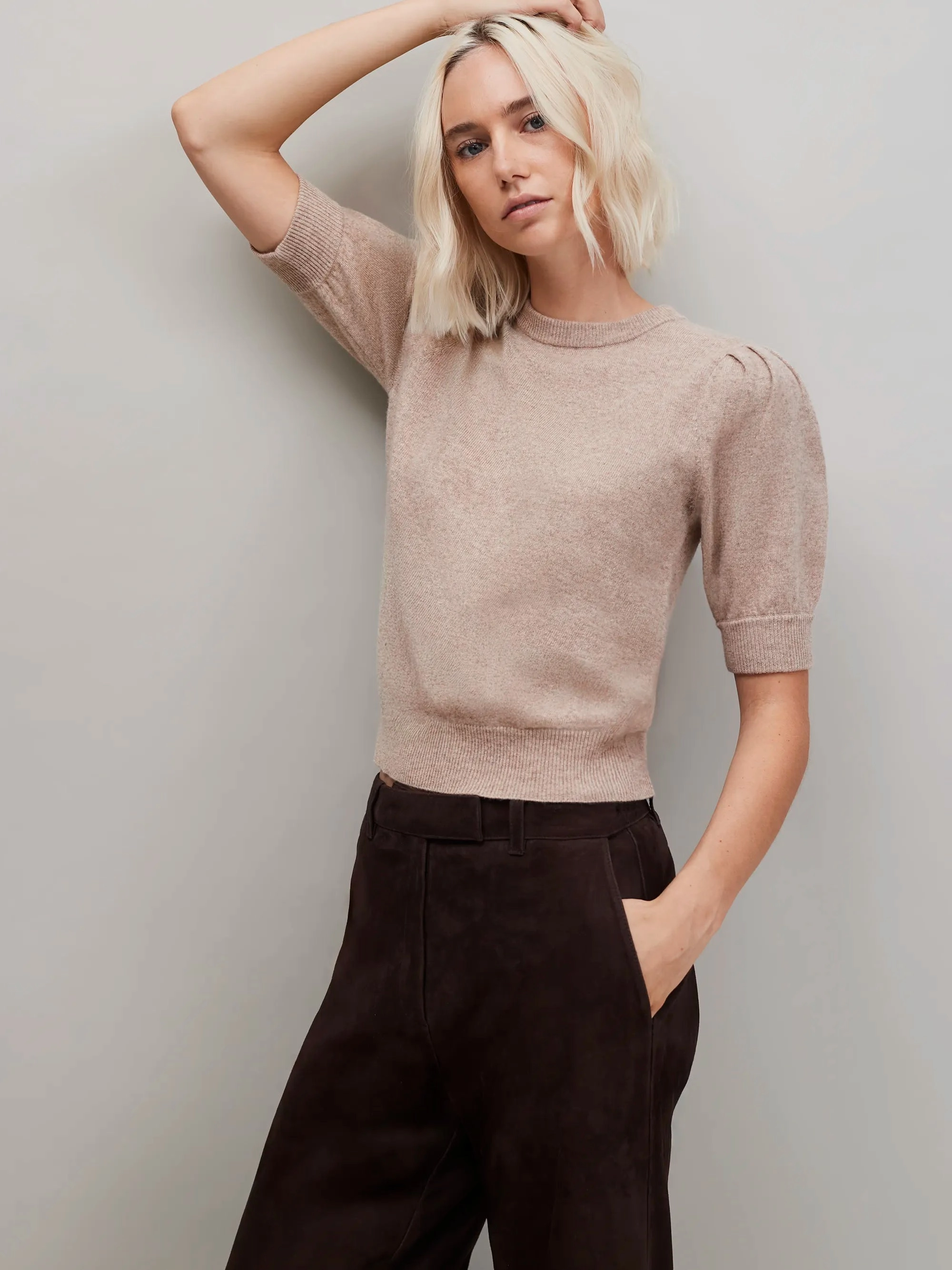 Cappuccino Knit Jumper with Cashmere and Wool UVProtective Coating MoistureWickingTechnology
