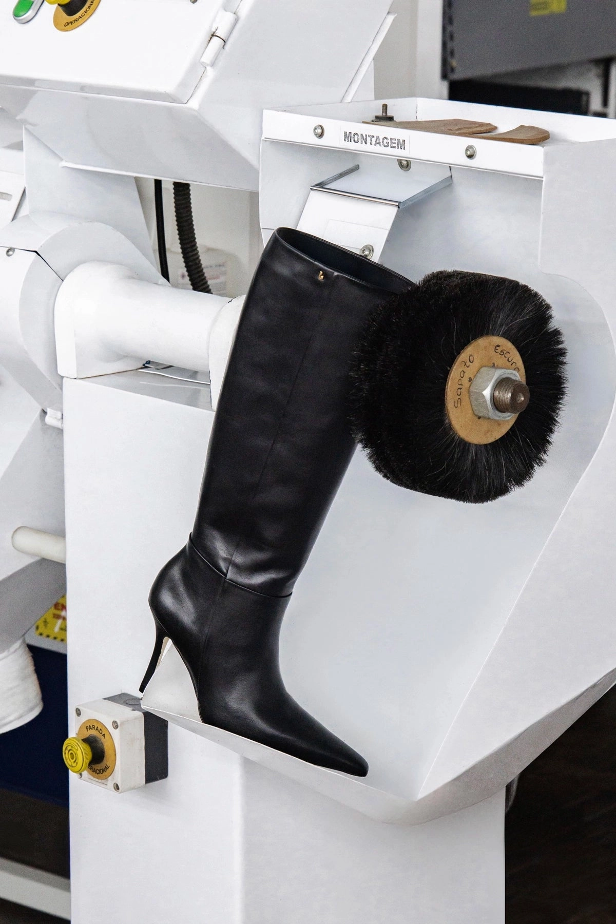 Urban Adventure All Weather Snow Trekker Carine Boot In Black Leather