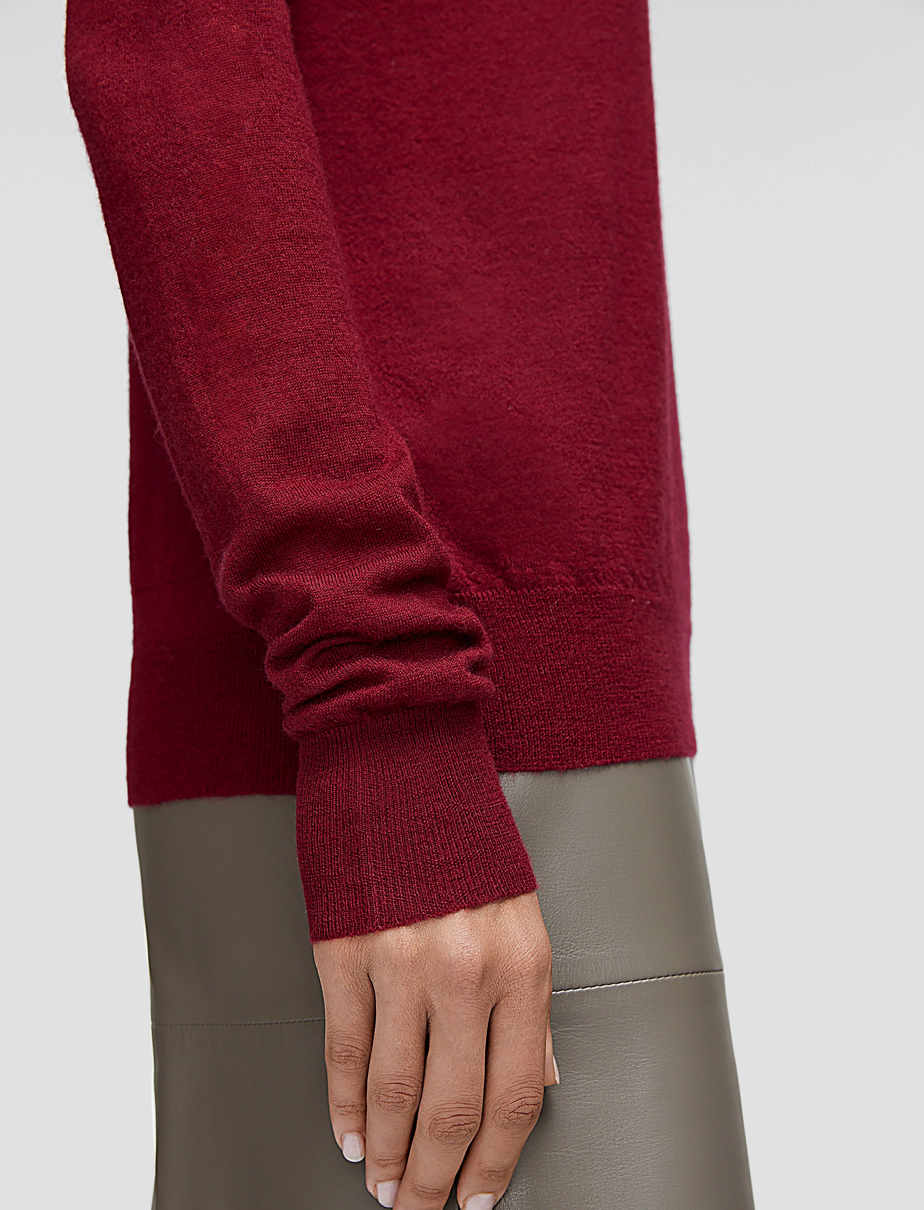 Cashair V Neck Jumper Fresh Season Sustainable Dye Process