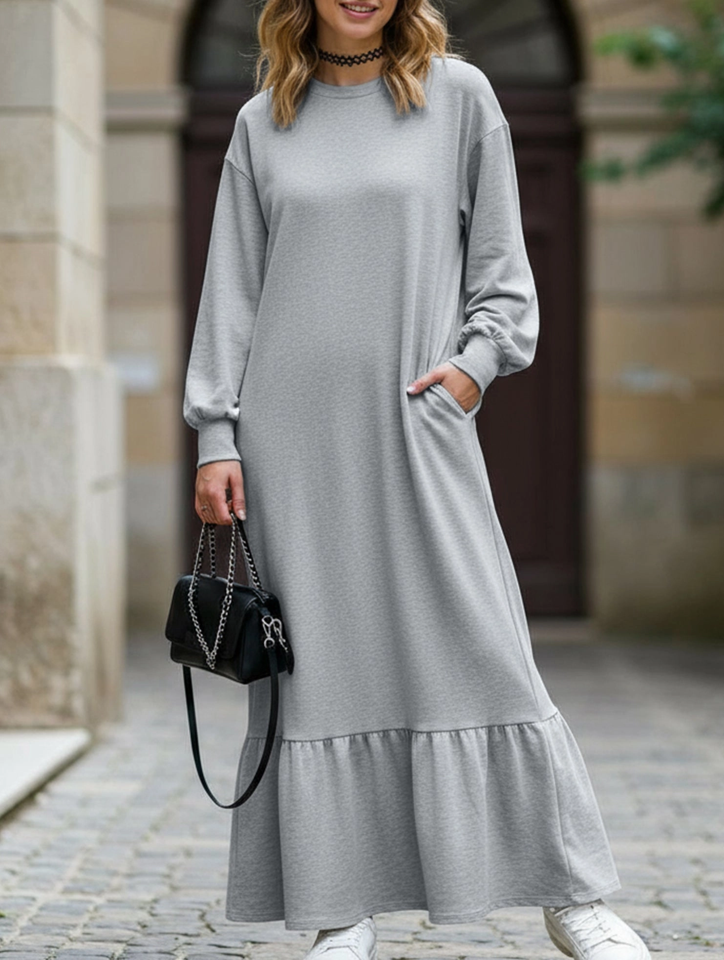Weekend Chic Women's loose-fitting sweatshirt dress