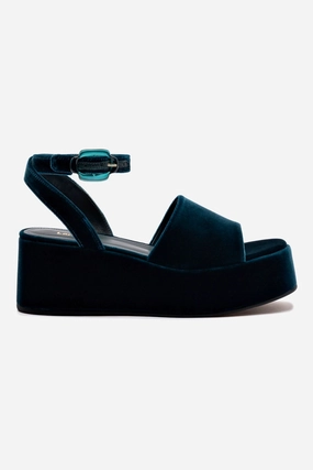 Bacteria Inhibiting Liner Charli Flatform Sandal In Deepsea Velvet