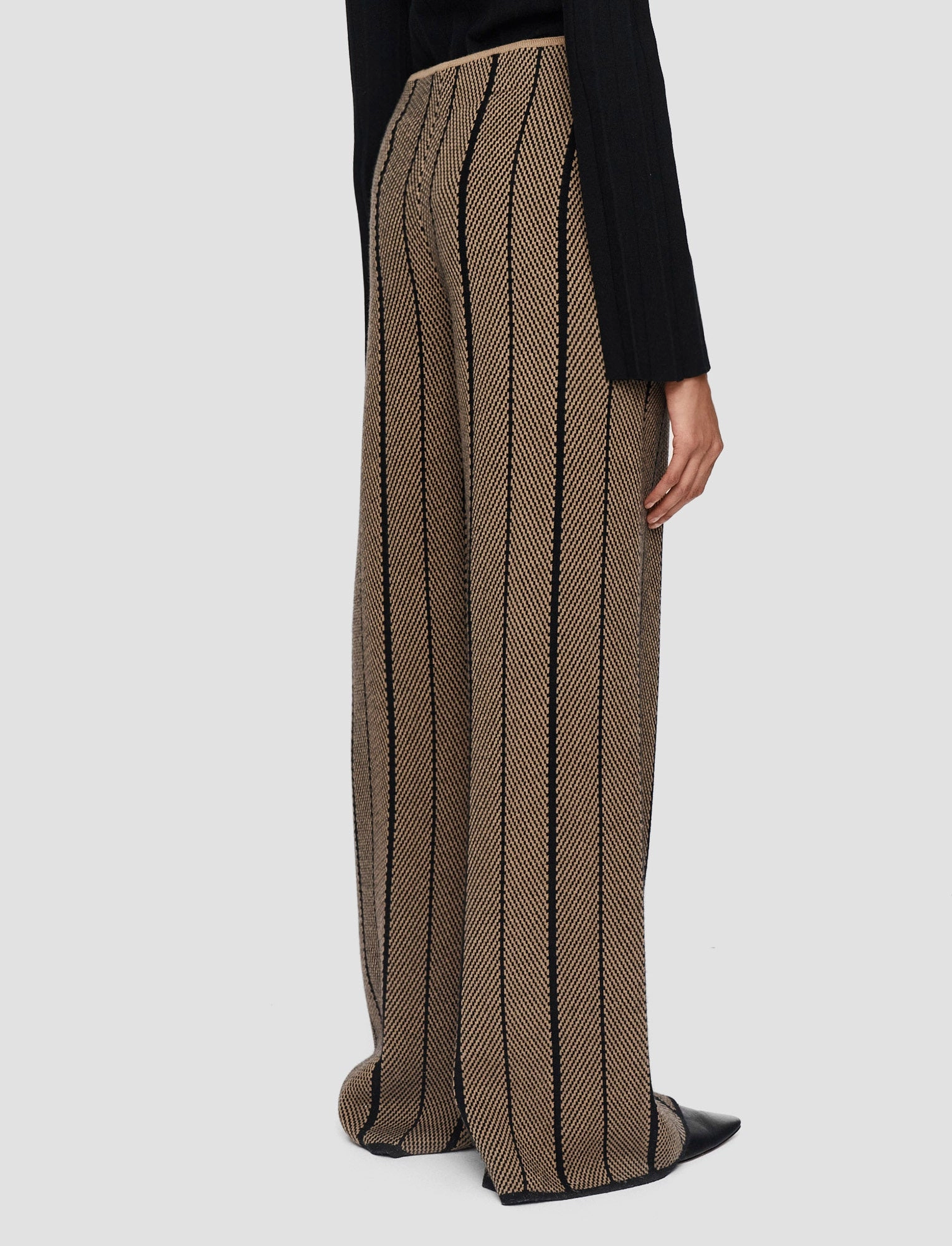 Breathable mesh panel Chevron Jacquard Knitted Trousers