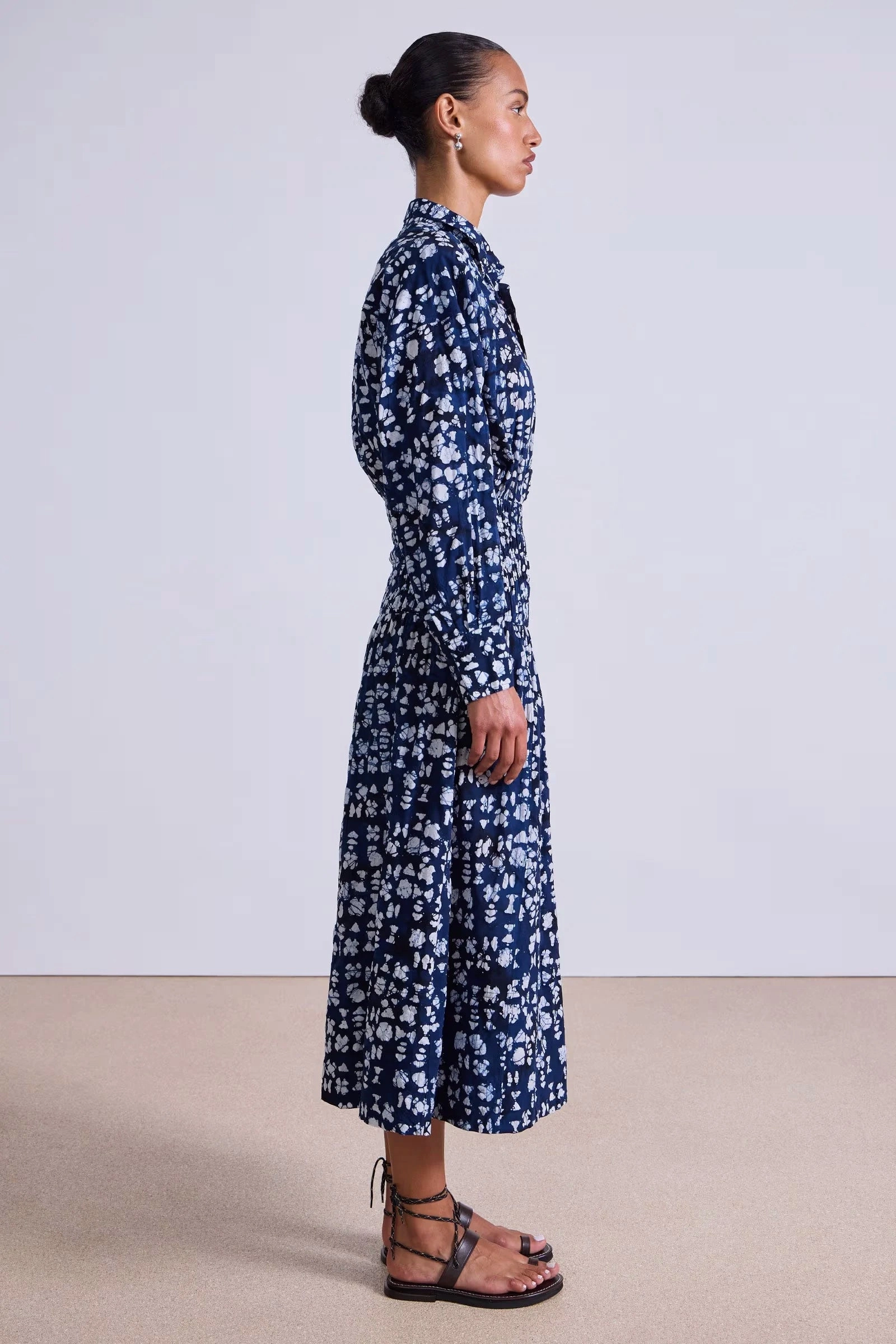 Relaxed day dress Elegant Style Sophia Smocked Shirt Dress