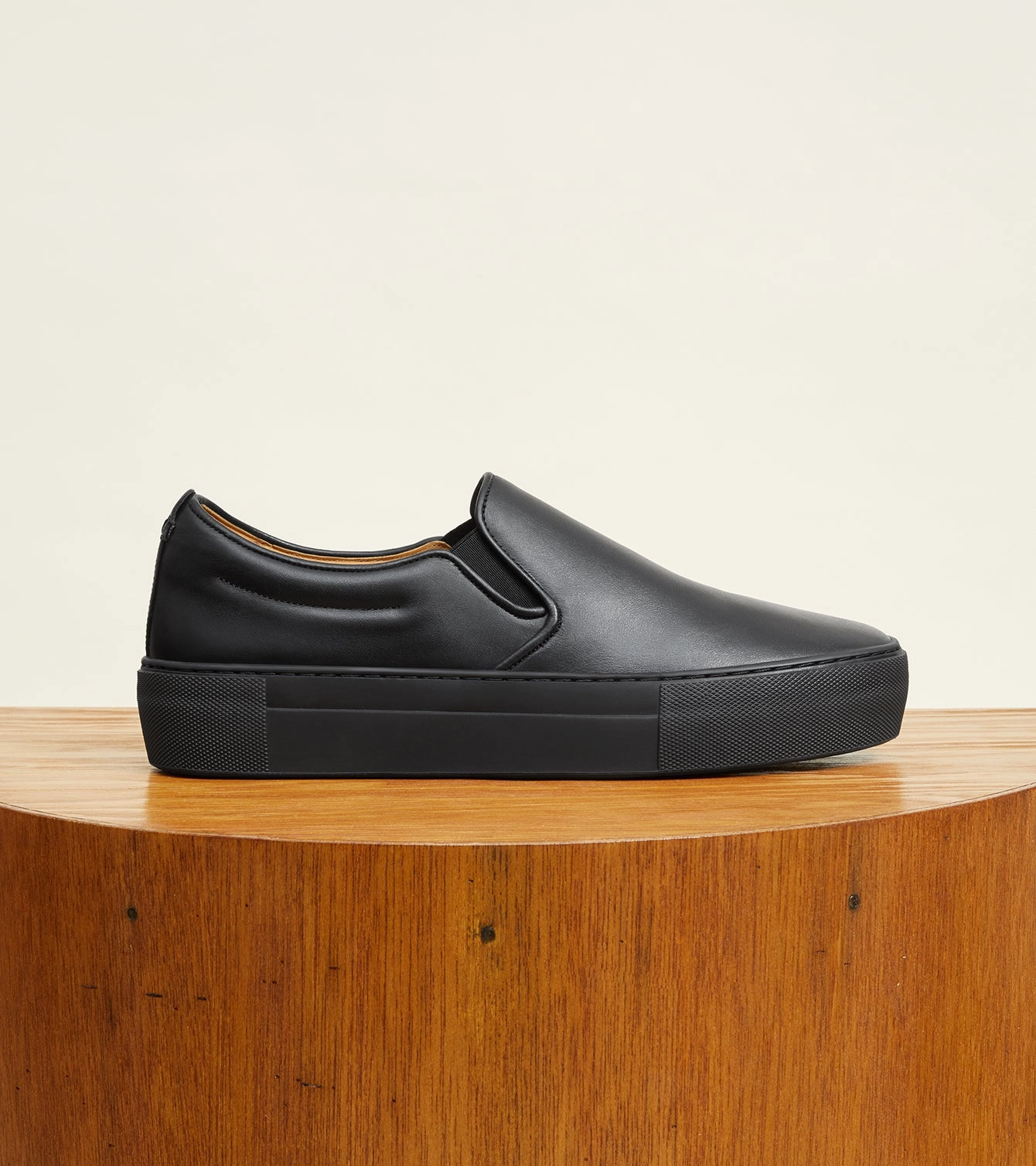 Multi-Sport Design Enhanced Ankle Support Evie