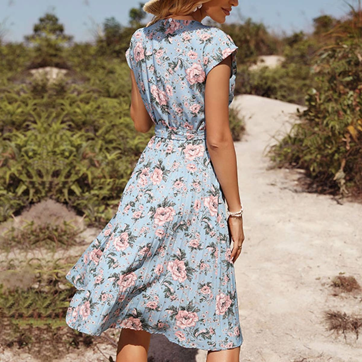 Blue floral print holiday dress_CWDSD3390 Essential Style