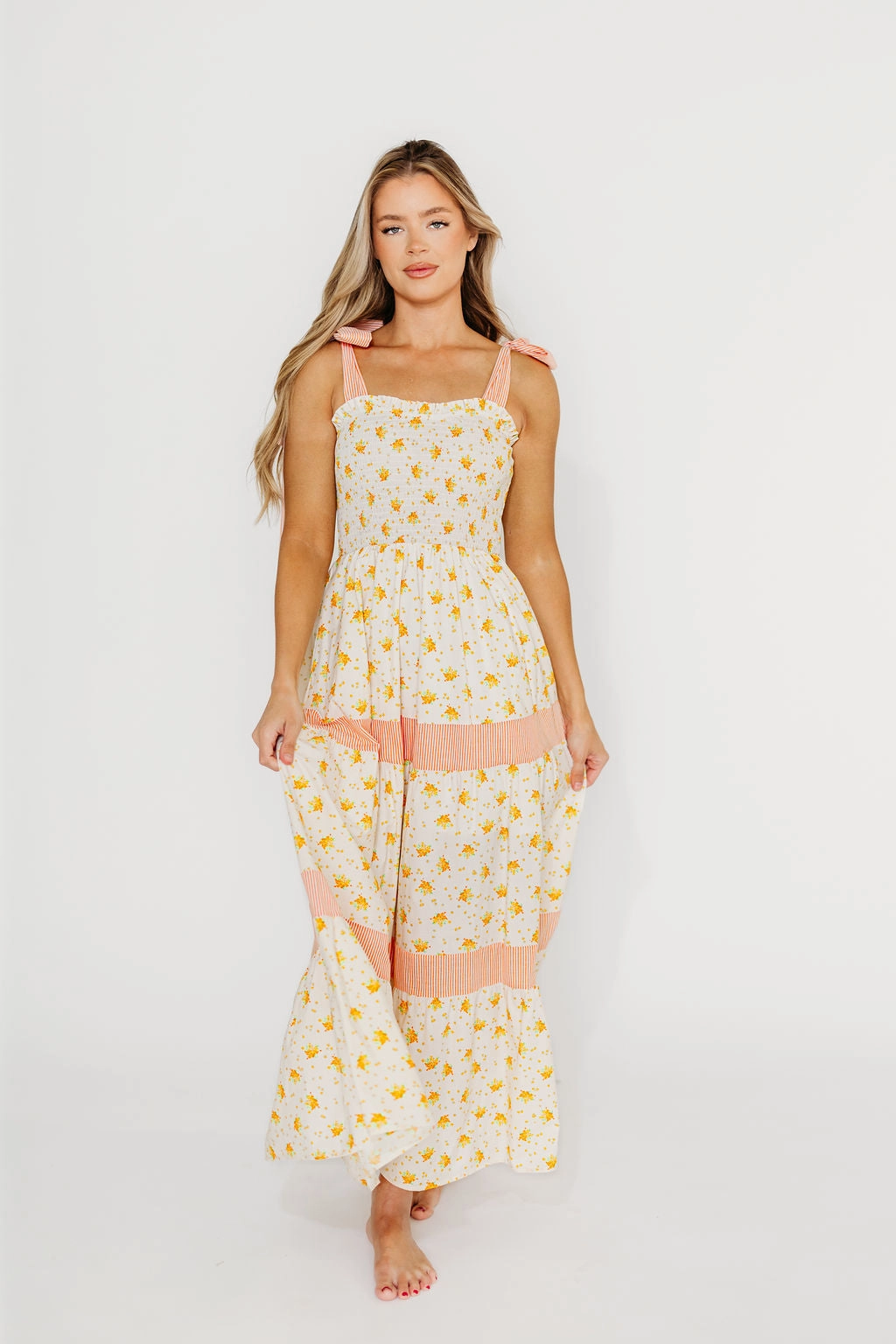 EasyCareMaterial Vida Floral Maxi Dress in White/Orange