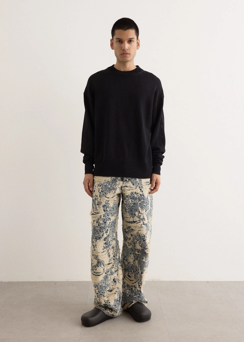 1981U Distressed Monogram Denim Jeans Easy Fashion