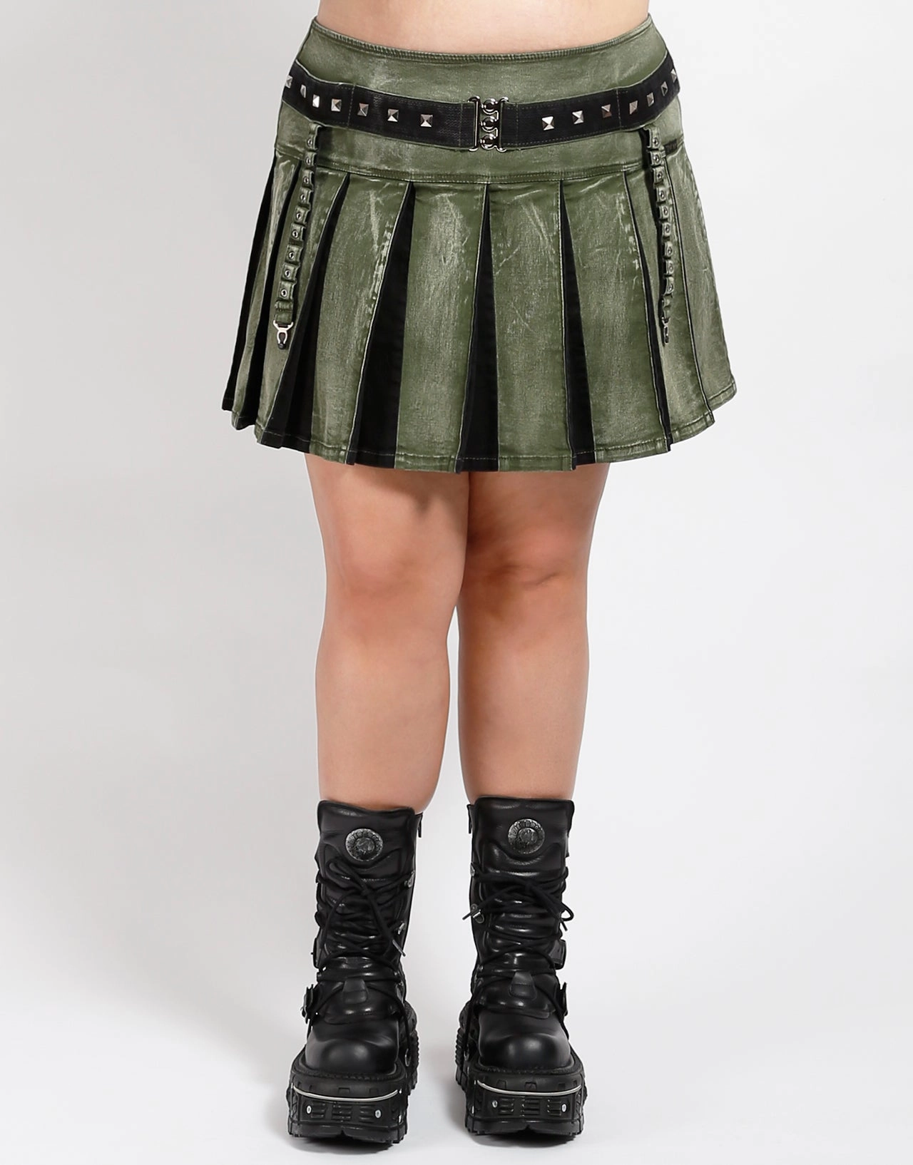 Performance Ready CURVE PEACE PLEATED SKIRT ARMY