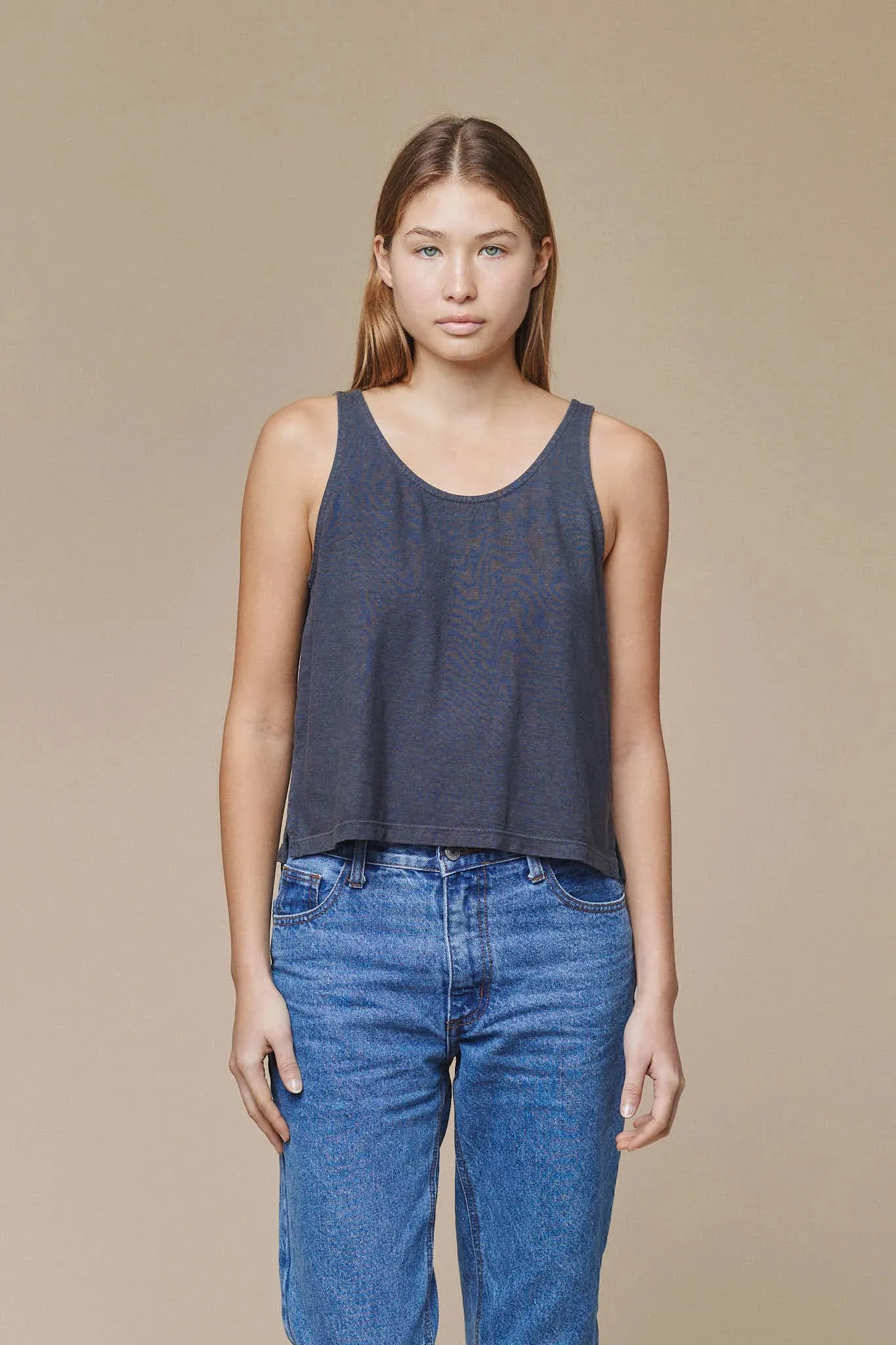 Cropped Tank V neck