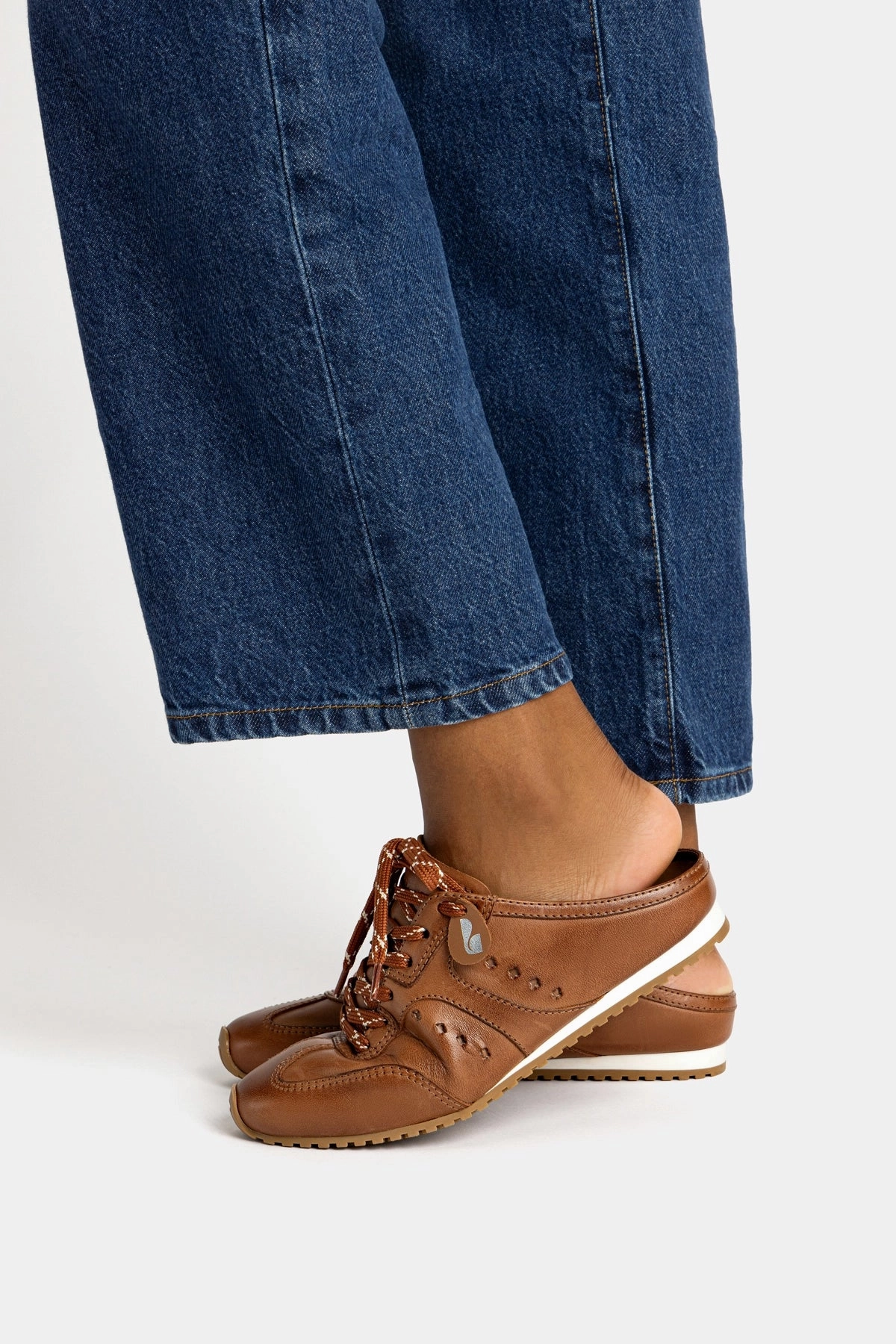 Anti Fatigue Footbeds Stella Mule In Caramel Leather