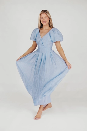 Smooth Outline Golden Scene ASTR Linette Jacquard Midi Dress in Blue