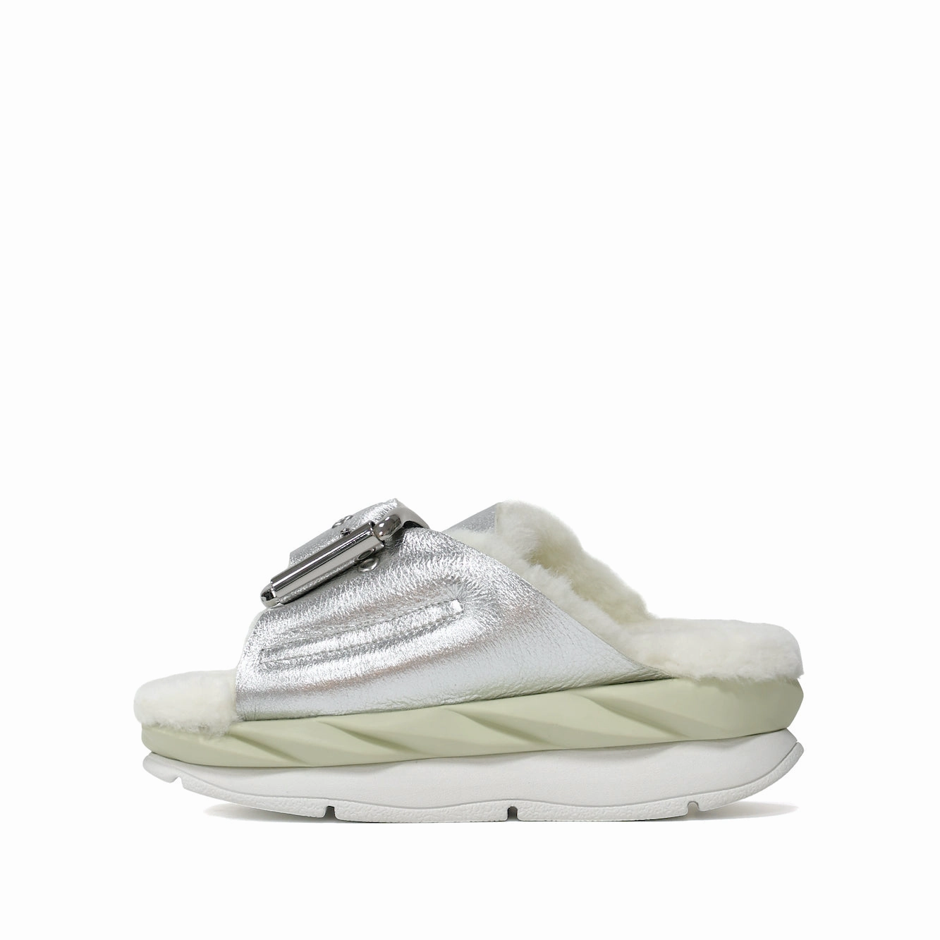 MELLOW LAZE SILVER Functional Sturdy Sole Construction