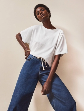 Elegant Cut White Ultimate Pure Cotton Cropped Tee
