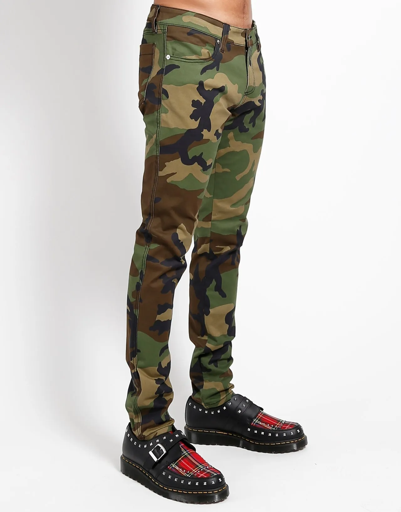 Simple Utility Light Layers Rocker Jeans Camo Print
