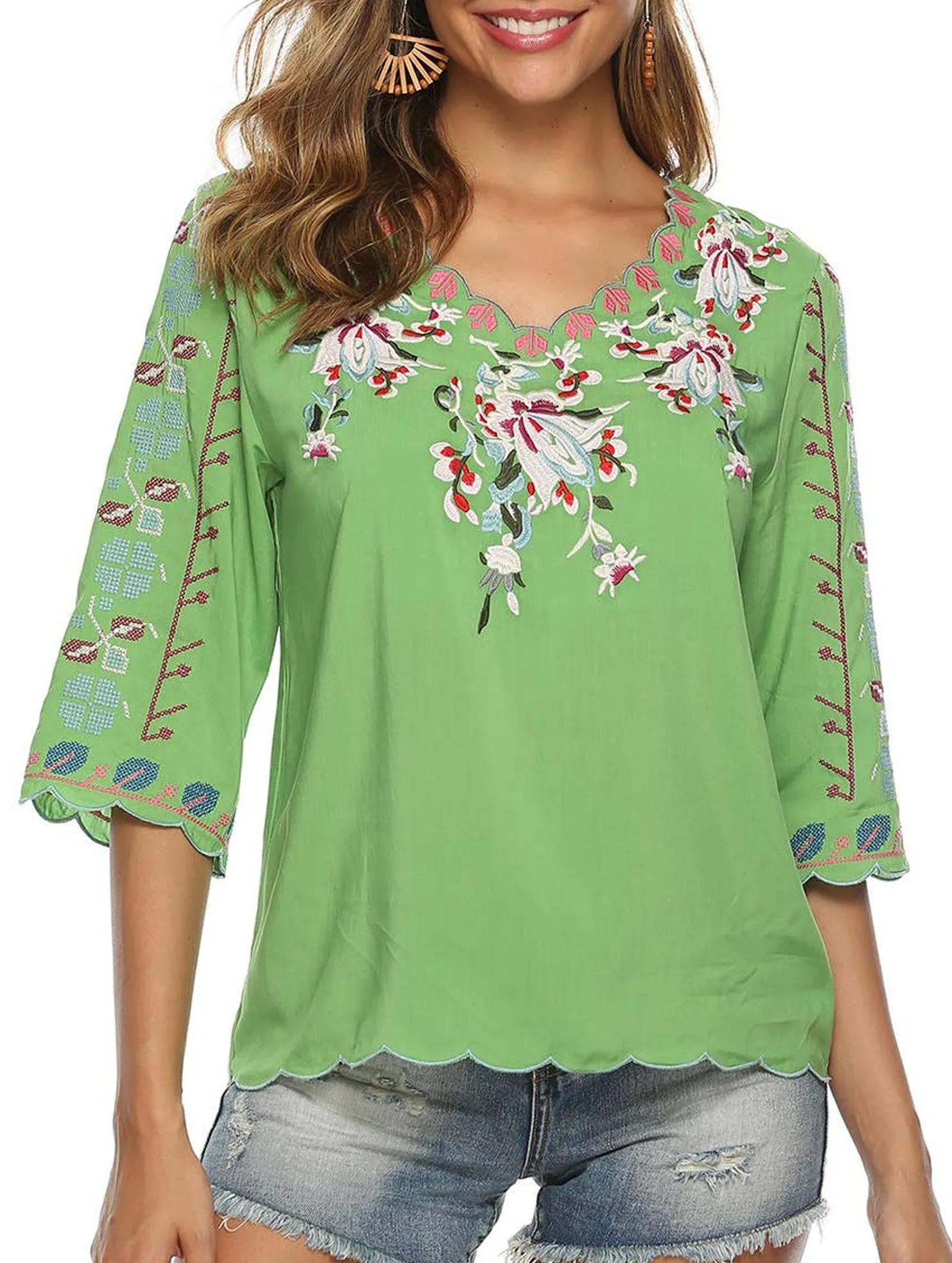COTTON V-NECK FLORAL EMBROIDERED TOP_CWTBLL0824 ConvertibleCollarSystem YarnDye Technique