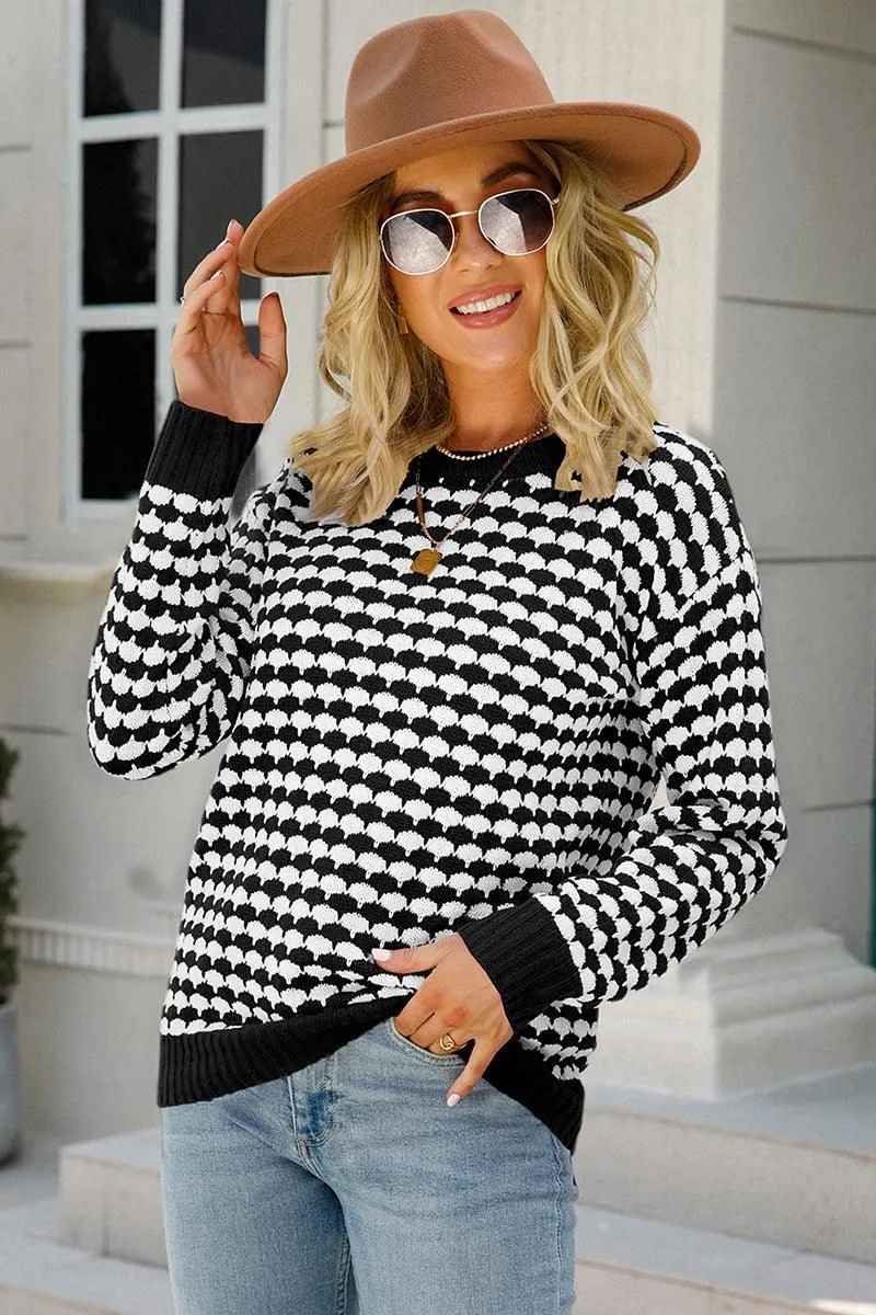 WOMENS PATTERNED ROUND NECK TOP Seamless Construction Design