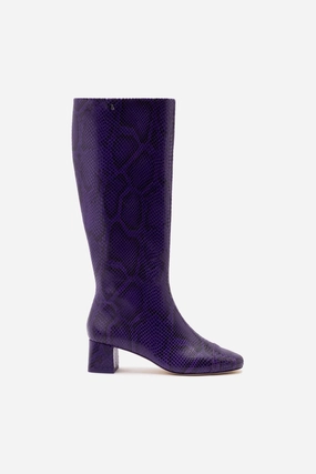 Edie Boot In Eggplant Python Embossed Leather Cushioned Step Weekend Wanderer
