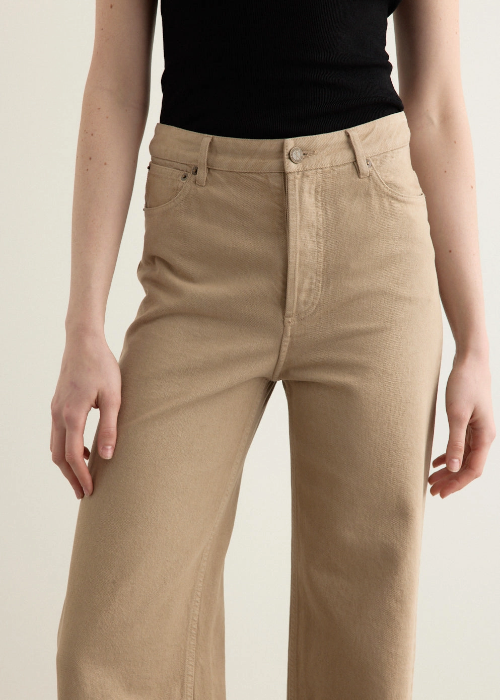 Elisabeth Jeans Modern Outfit