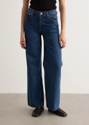 Simple Wear Minimalist Traveler Gear Bold Look Elisabeth Jeans