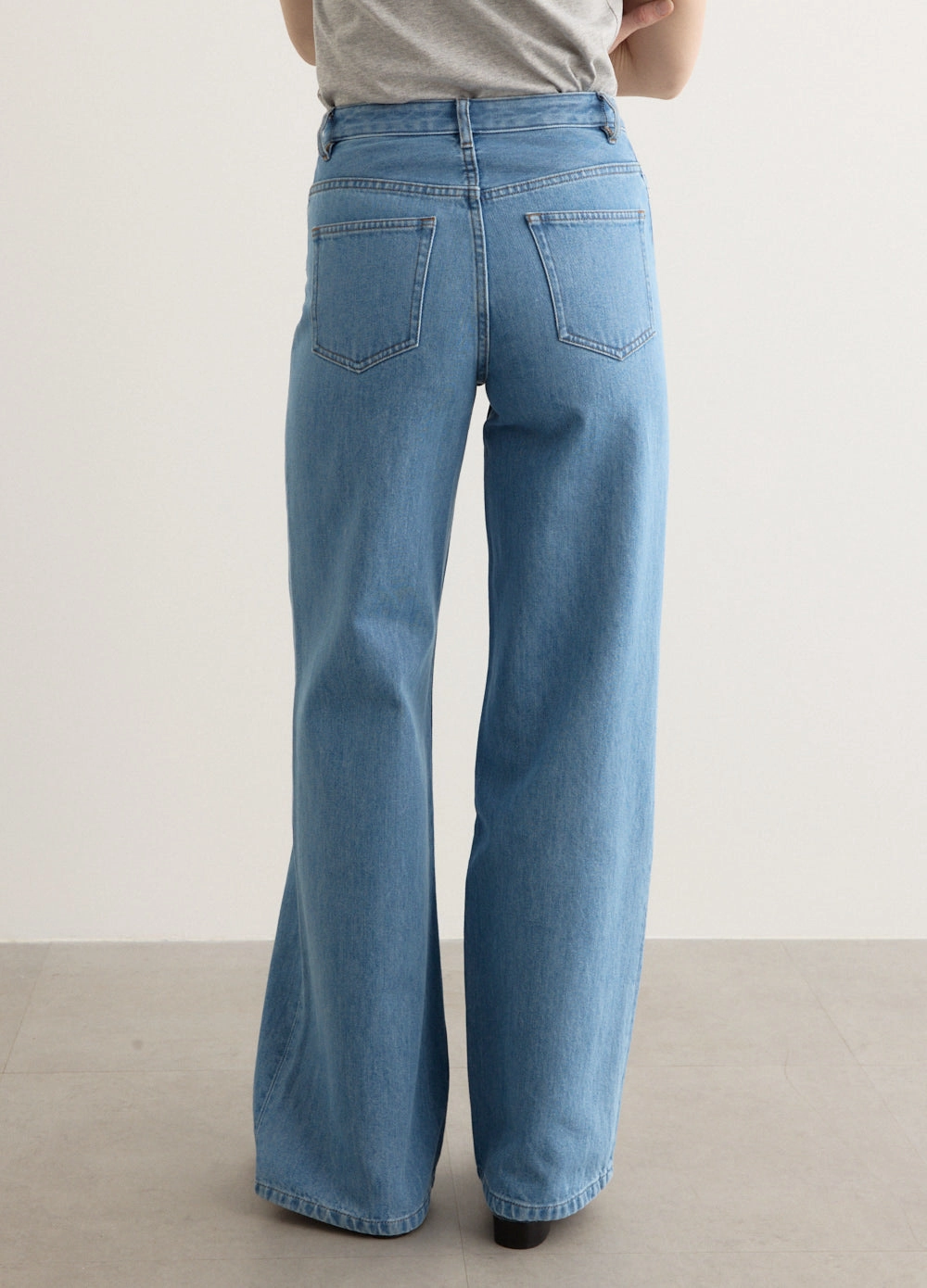 Affordable Beach Day Elisabeth Jeans