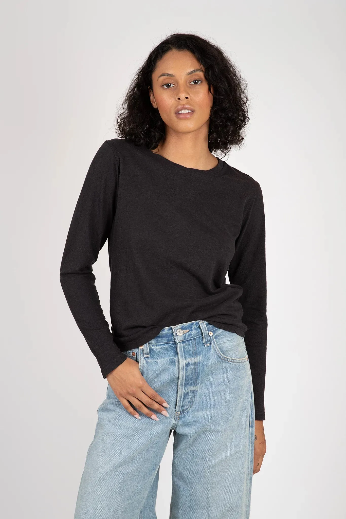 Tagless Comfort Solid color purity Encanto Long Sleeve Tee