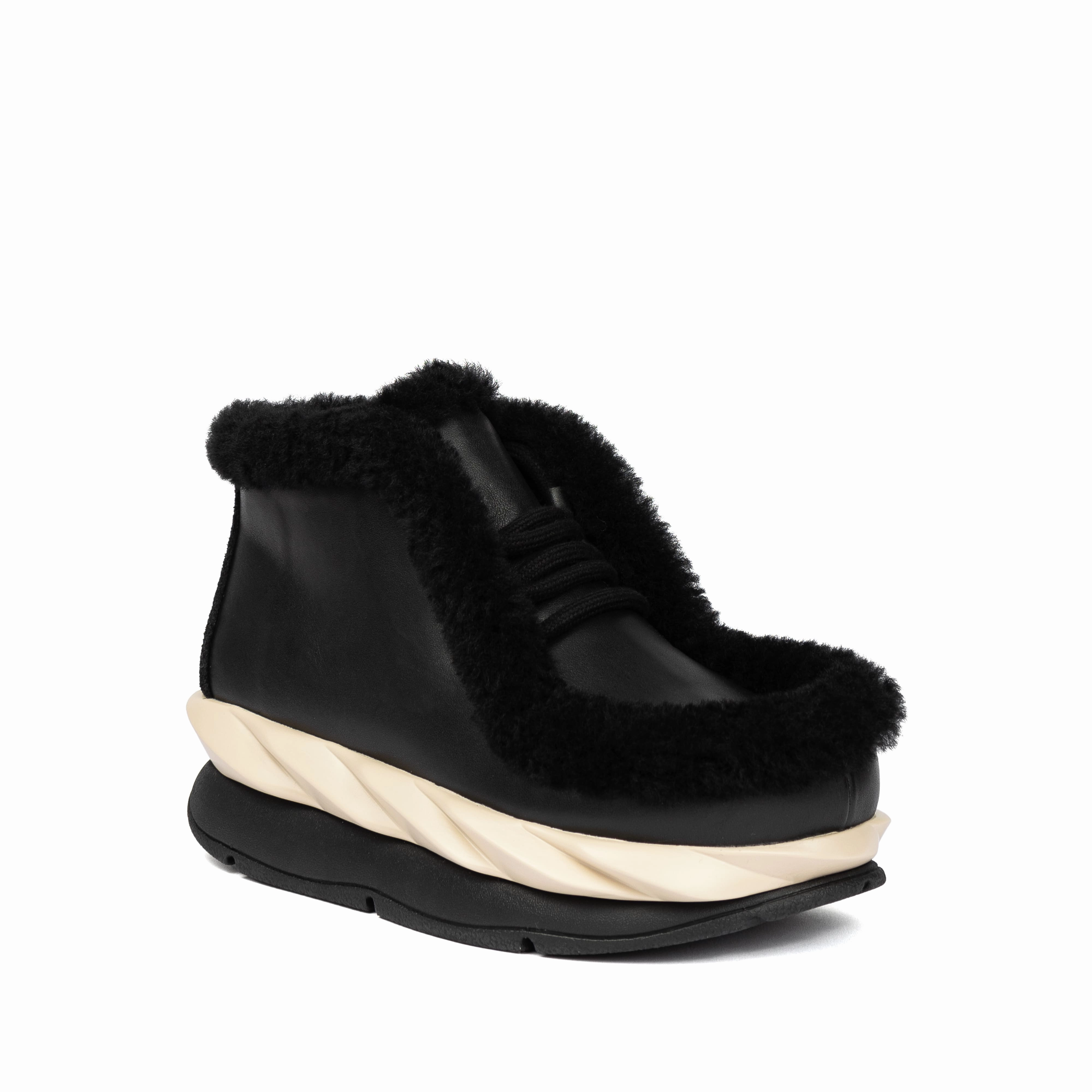 Breathable Weekend Wanderer MELLOW MONTA BLACK